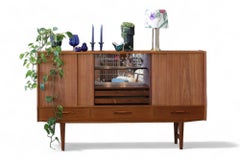 Danish high board in teak with bar cabinet 60s