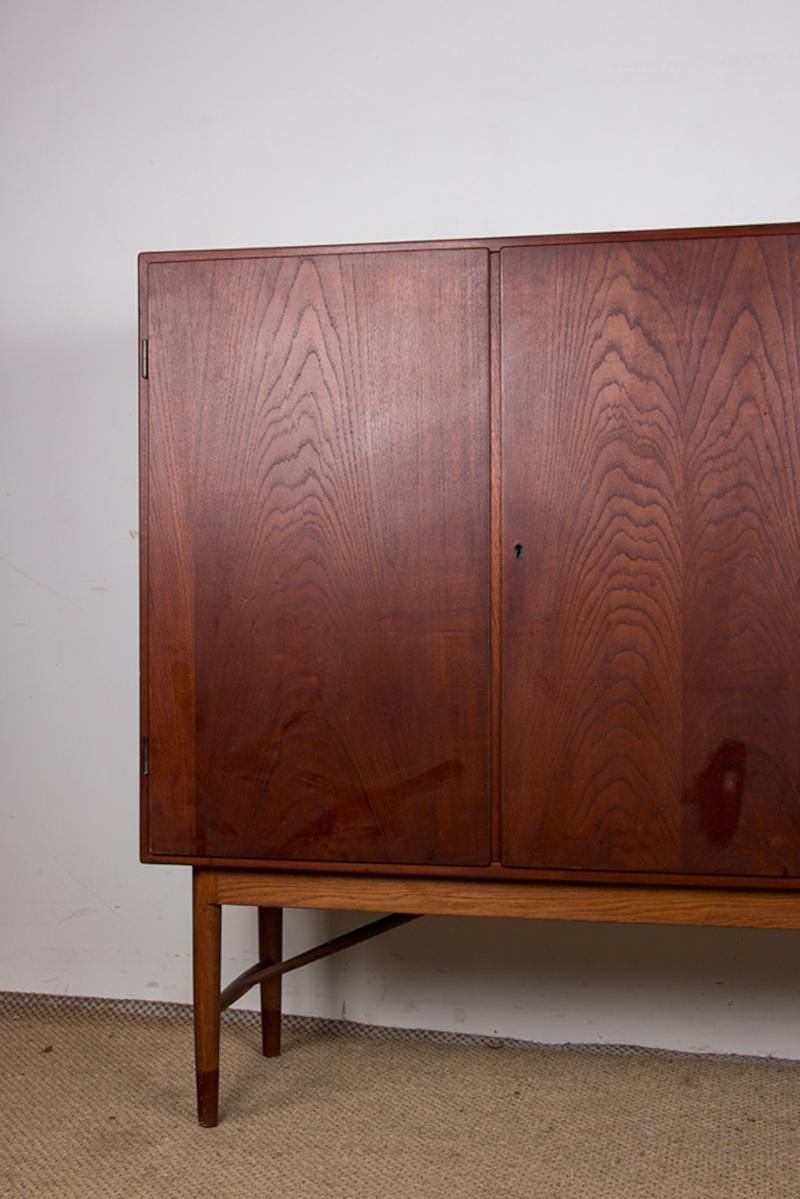 Tablero alto danés de teca y roble por Kurt Ostervig para Randers Mobelfabrik 1960. Danés en venta