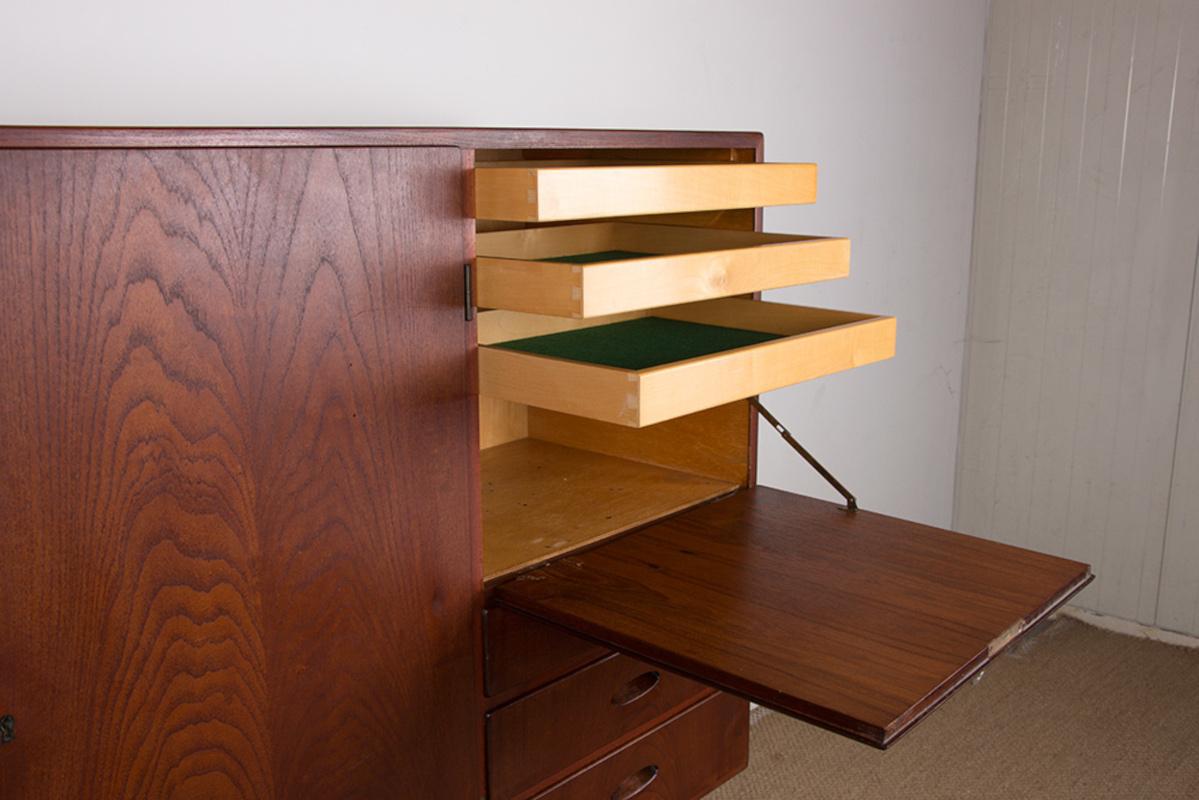 Tablero alto danés de teca y roble por Kurt Ostervig para Randers Mobelfabrik 1960. en venta 2