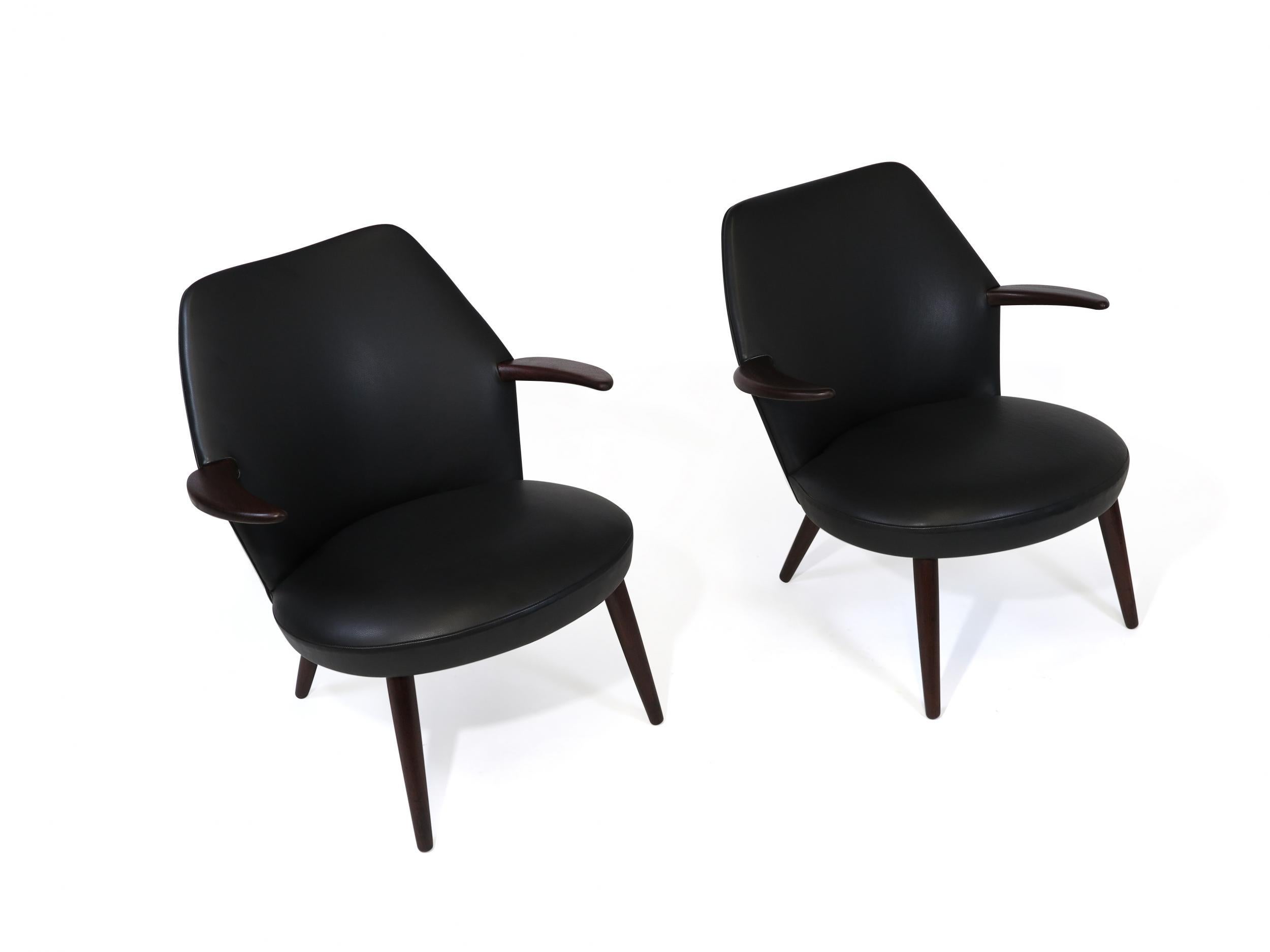 Danish Horn Lounge Chairs 1