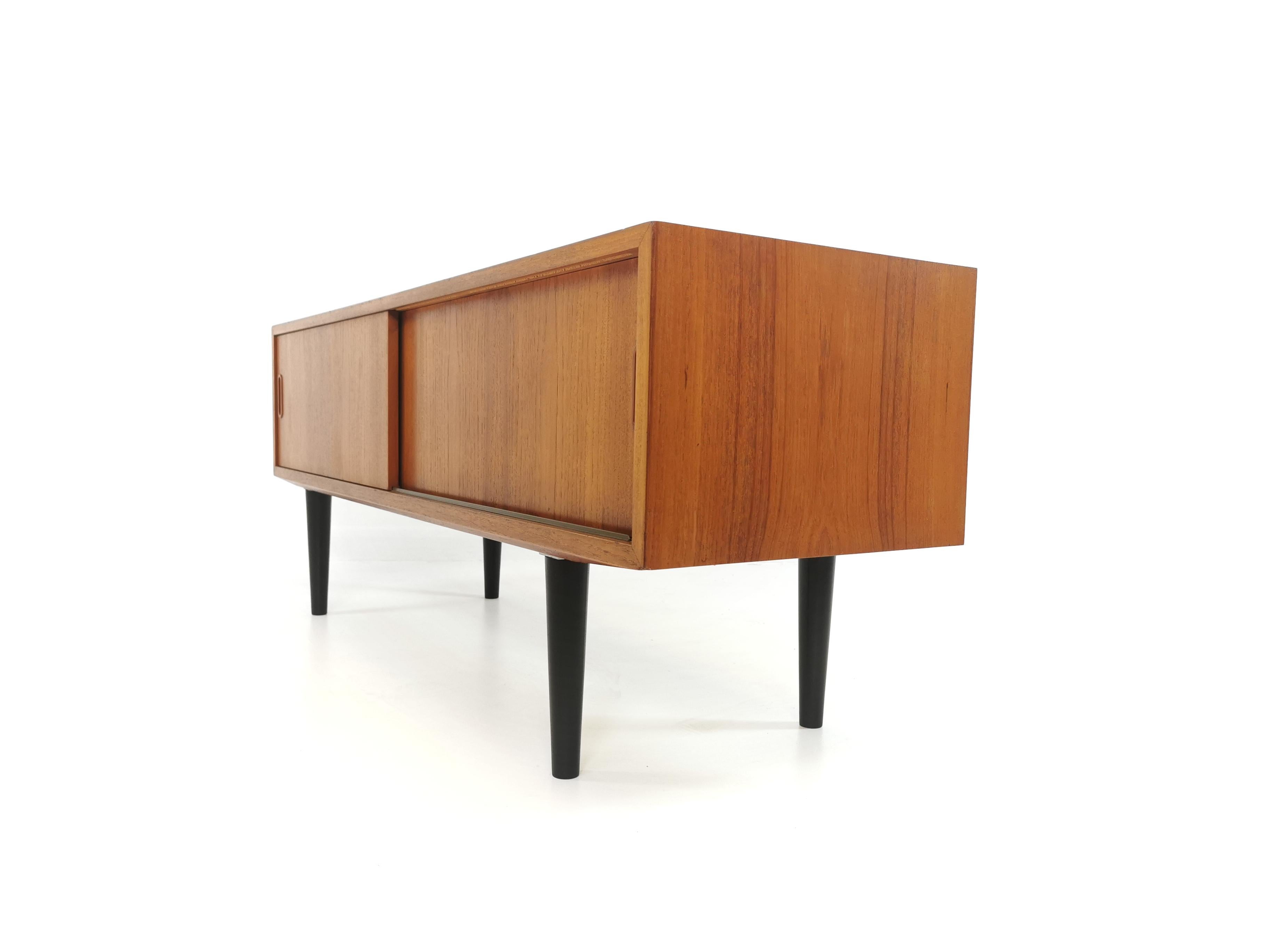 20th Century Danish Hundevad Sideboard Cabinet Media Unit 1960s Midcentury Vintage