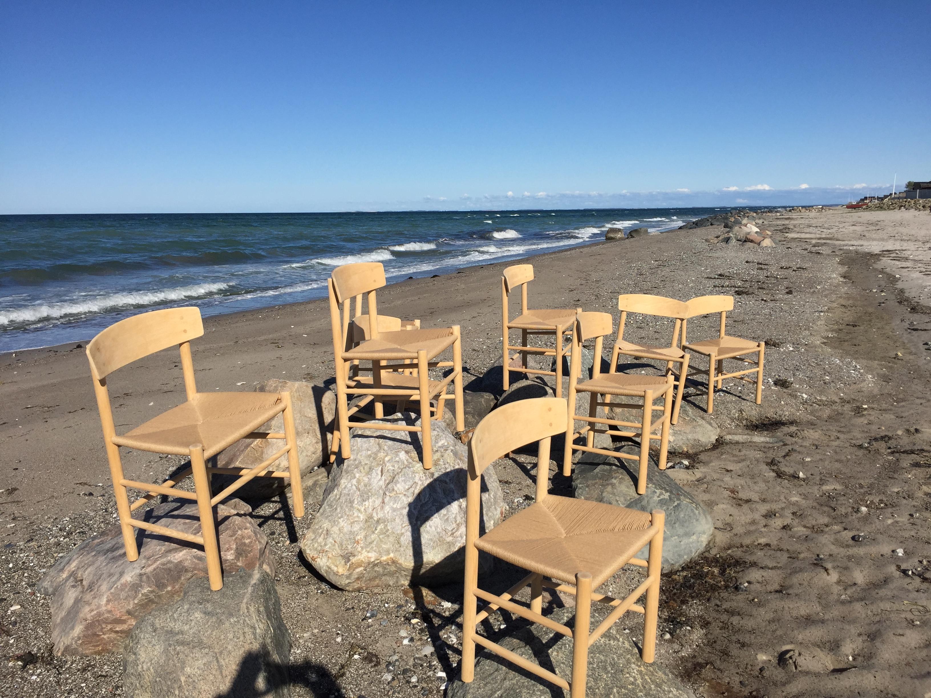 Nordic living.
Bright Nordic iconic Børge Mogensen highchairs. Freshly sanded and with new paper cord.
The chairs do well both at the beach in the cottage or at home as a dining chair.
Measures: H 76 cm, W 48.5 cm, SH 45 cm, SD 40 cm
The price