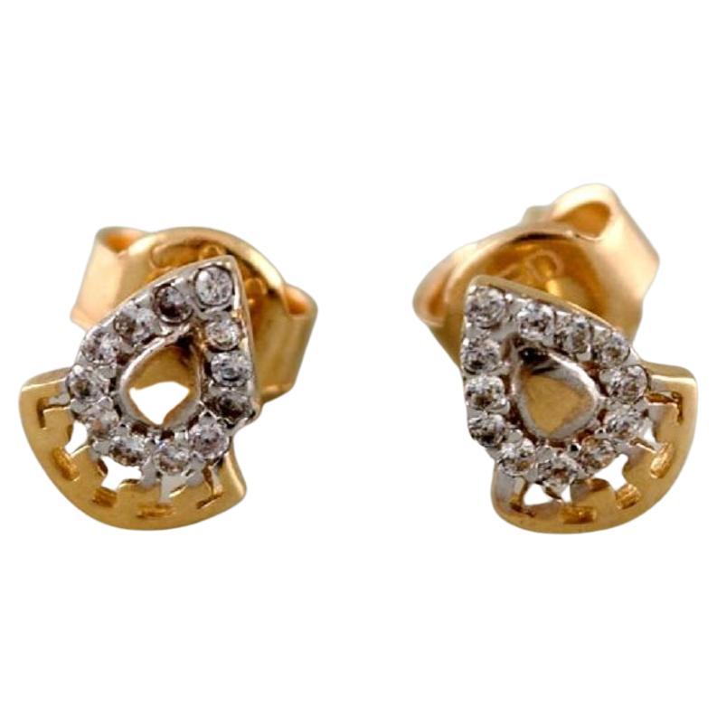 Paire de clous d'oreilles danois en or 14 carats avec diamants brillants, bijouterie danoise en vente