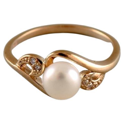 Danish Jeweler, Vintage Ring in 8-Carat Gold Adorned with Cultured Pearl