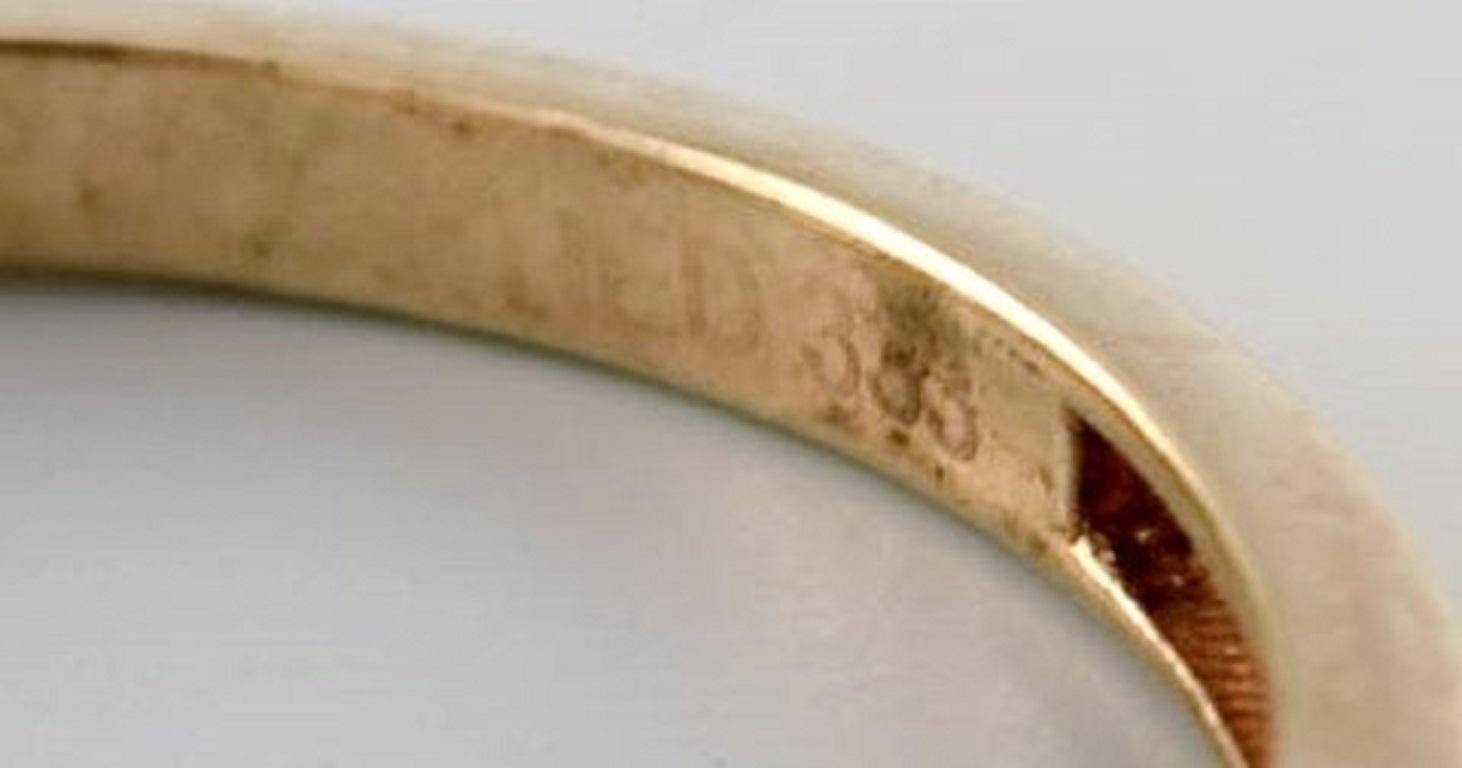 Modern Danish Jeweler, Vintage Ring in 8 Carat Gold Adorned with Zirconias, Mid-20th C