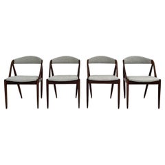 Ensemble de 4 chaises de salle à manger danoises Kai Kristiansen modèle 31 en teck et laine grise