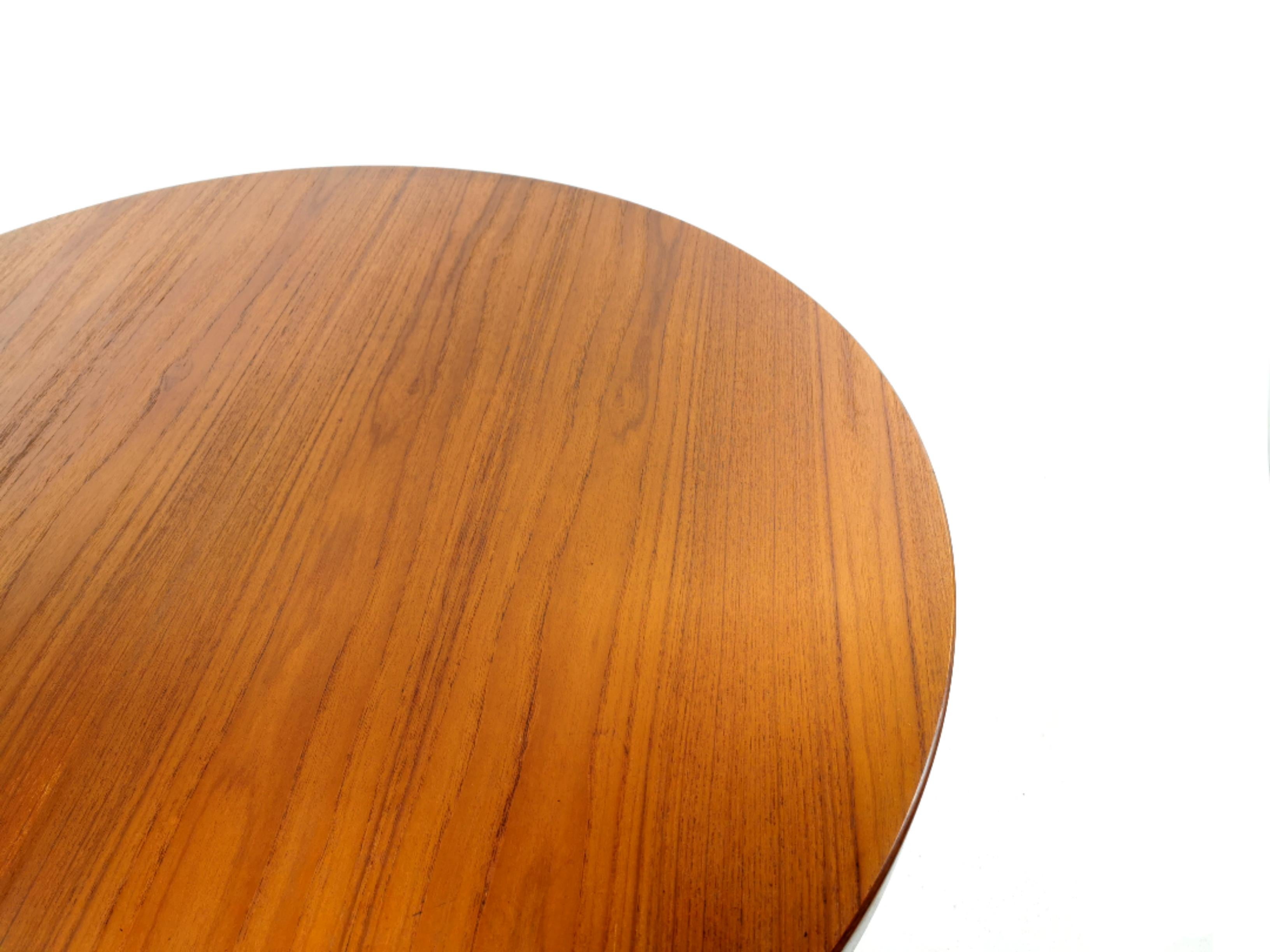 Danish Kai Kristiansen Round Teak Dining Table Midcentury, 1960s In Good Condition In STOKE ON TRENT, GB