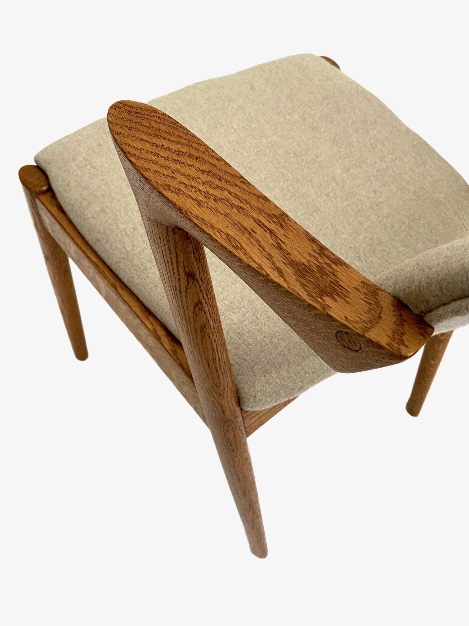 Danish Kai Kristiansen Set of 4 Model 42 Oak and Cream Wool Dining Chairs 6