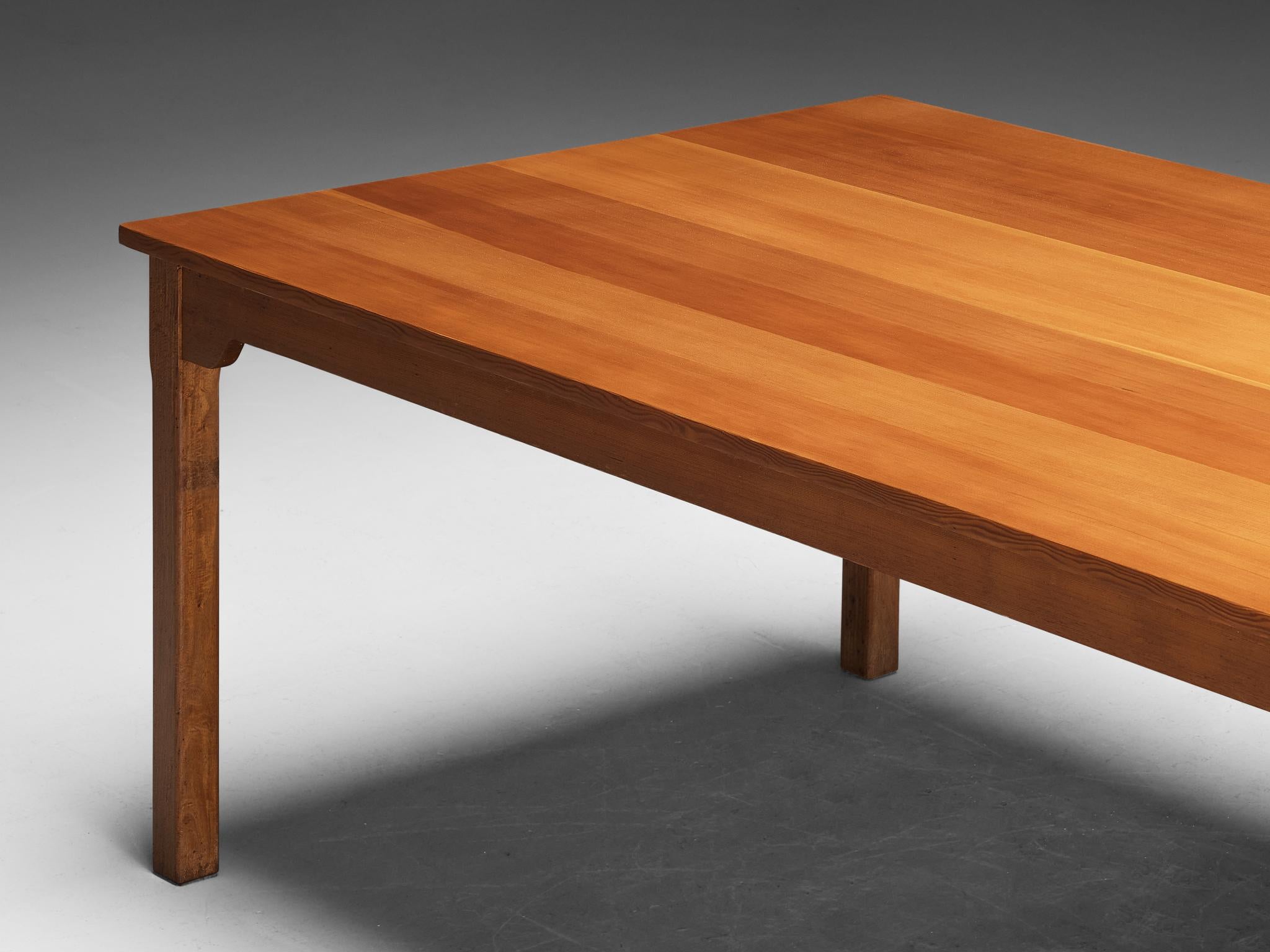 Scandinave moderne Grande table de salle à manger ou de conférence danoise en pin de l'Oregon  en vente