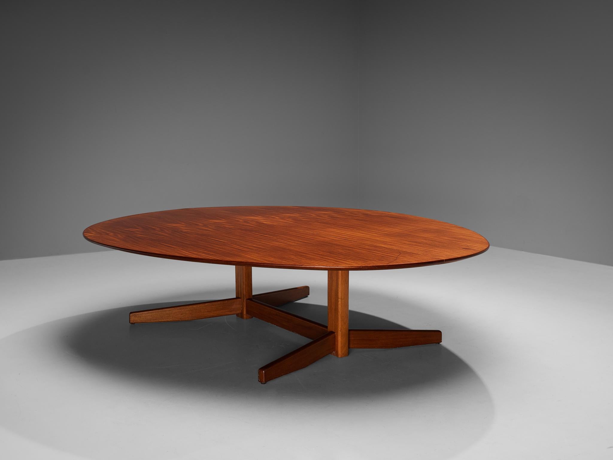 Gran Mesa de Comedor Oval Danesa de Caoba Danés en venta