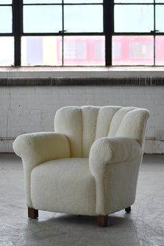 Danish Large Size Club Chair Newly Refurbished in Ivory Lambswool, 1940s