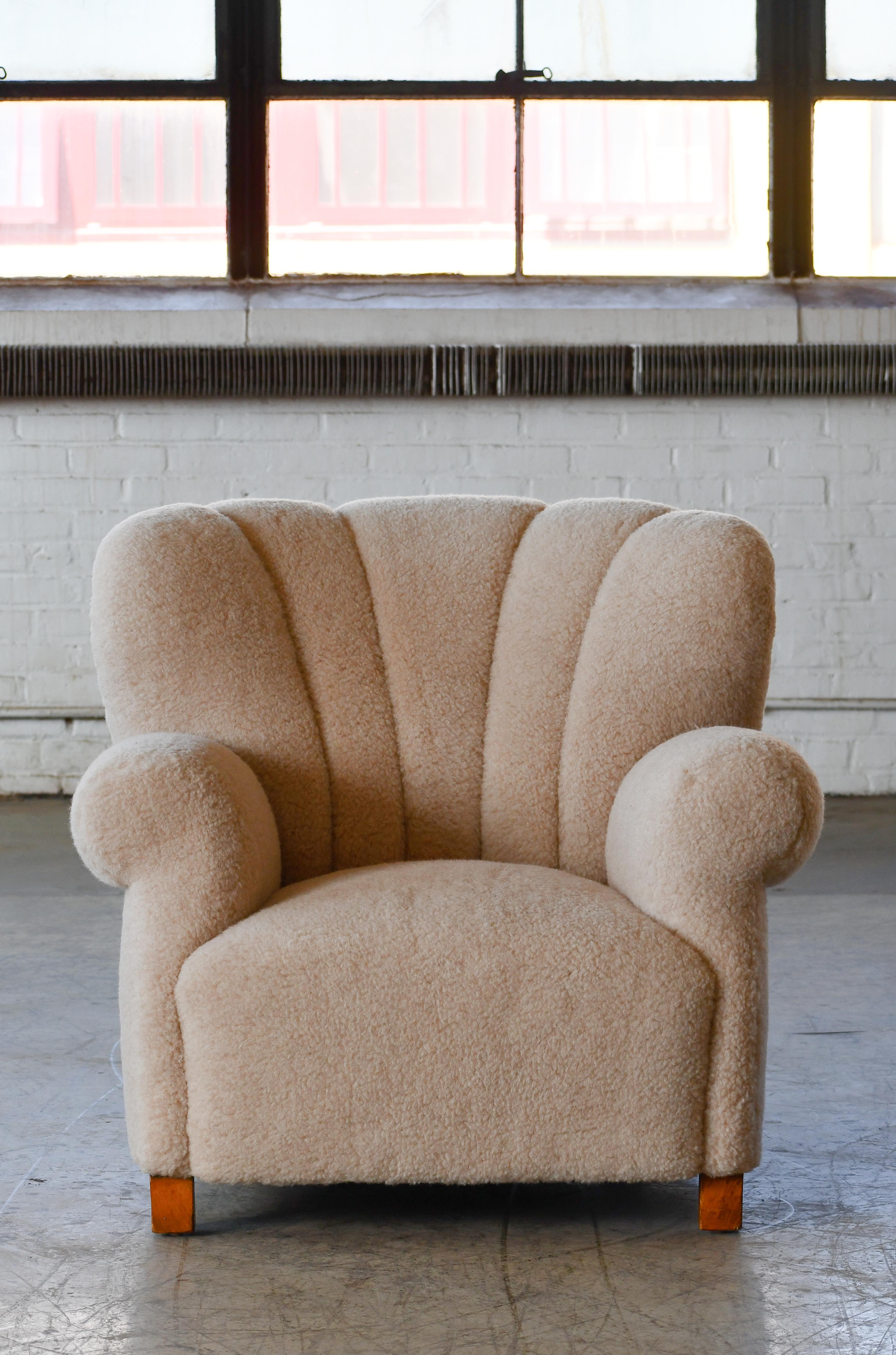 Danish Large Size Fritz Hansen Model 1518 Club Chair in Beige Lambswool, 1940s 2
