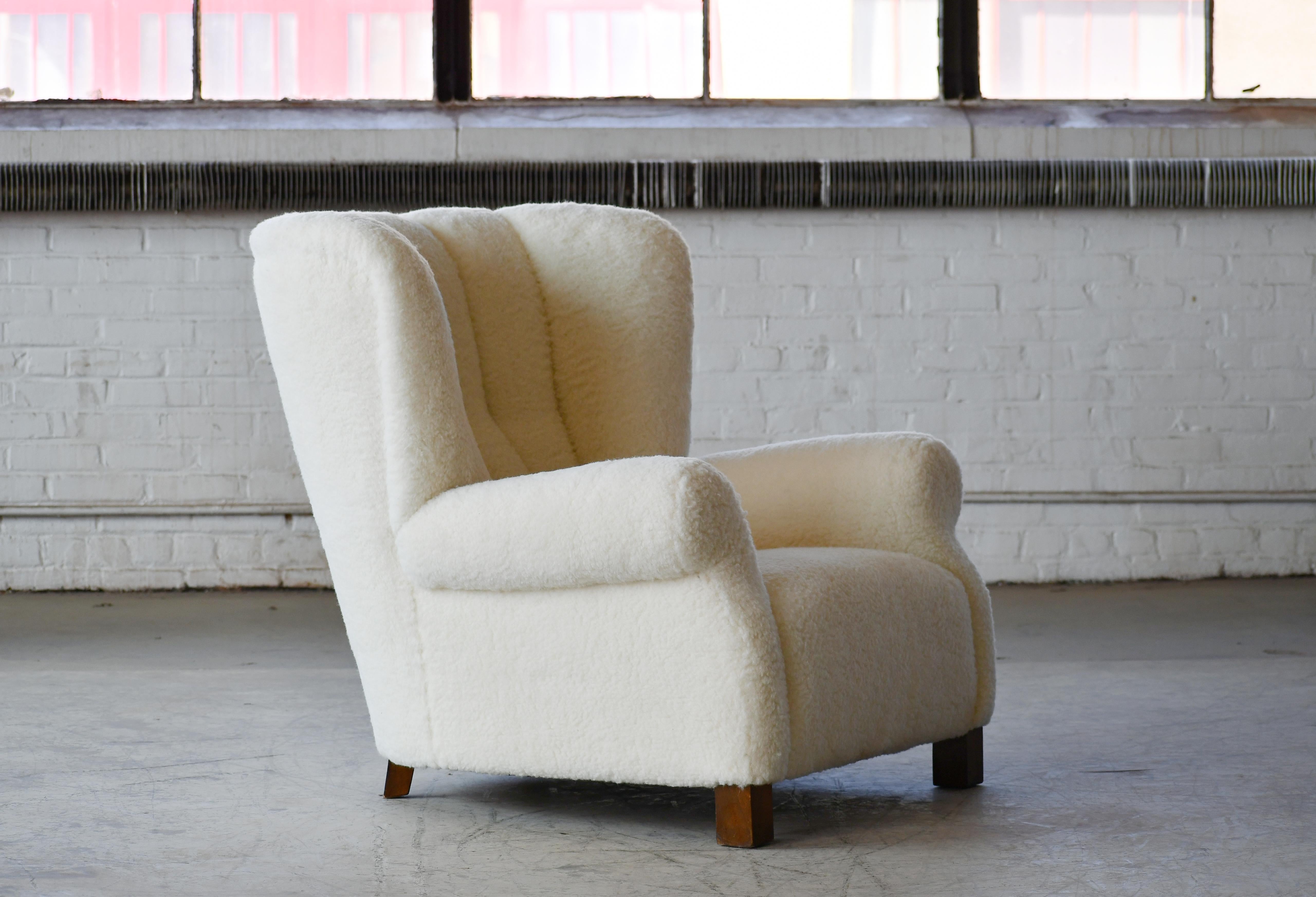 Danish Large Size Fritz Hansen Model 1518 Club Chair in Lambswool, 1940s In Good Condition In Bridgeport, CT