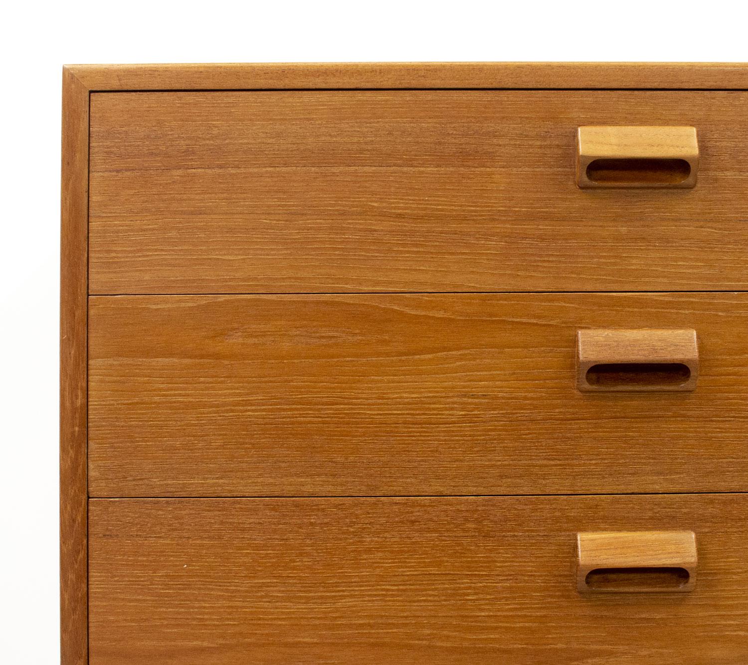 Danish Large Teak Chest of Drawers by Borge Mogensen for Soborg, 1950s For Sale 3