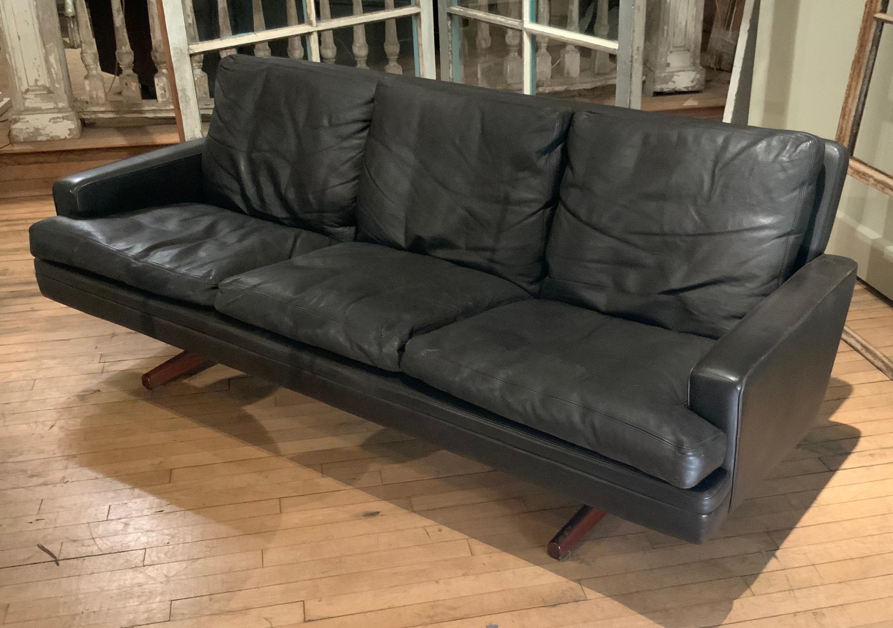 Danish Leather and Rosewood Sofa by Fredrik Kayser In Good Condition In Hudson, NY