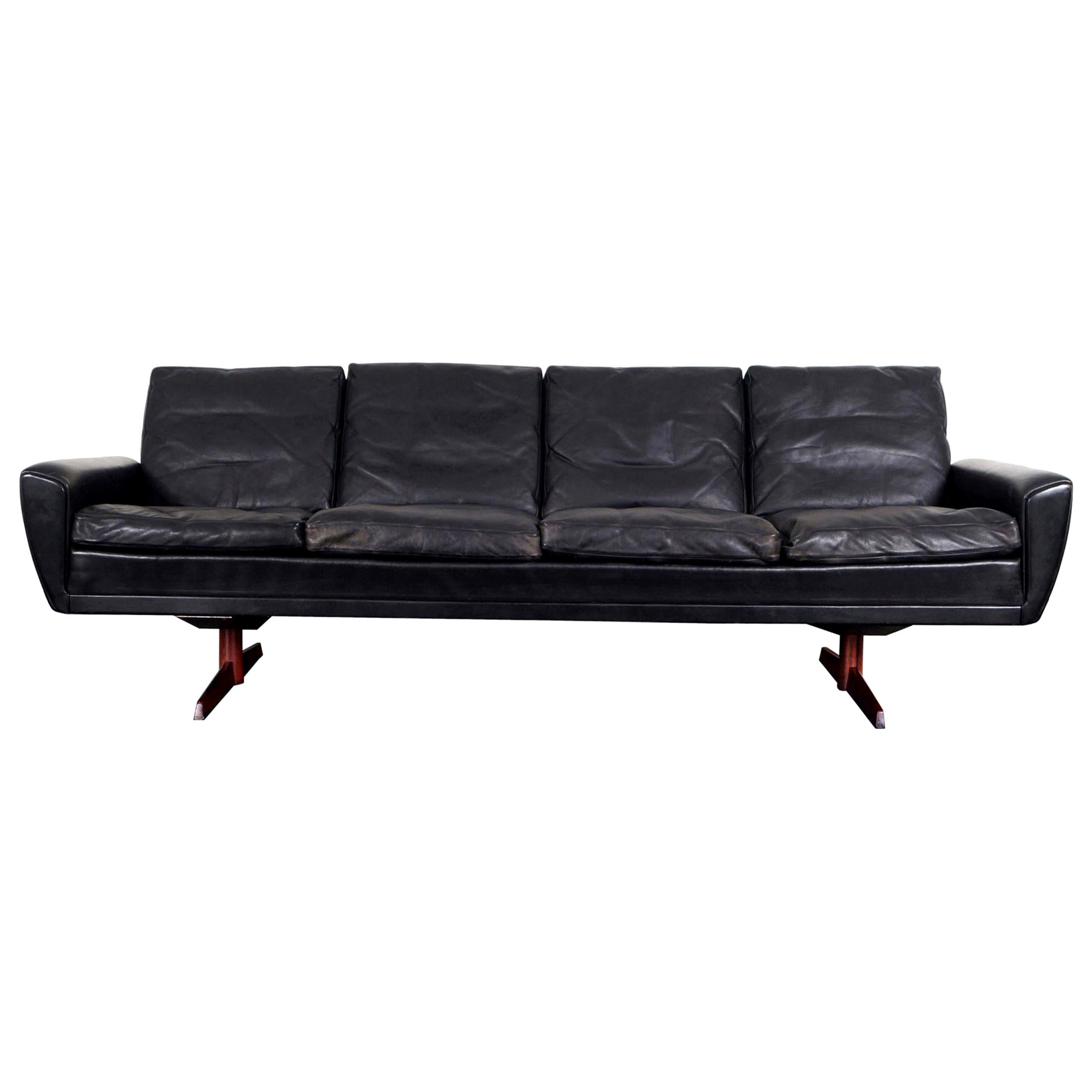 Vintage Loveseats 1,331 For Sale at 1stdibs