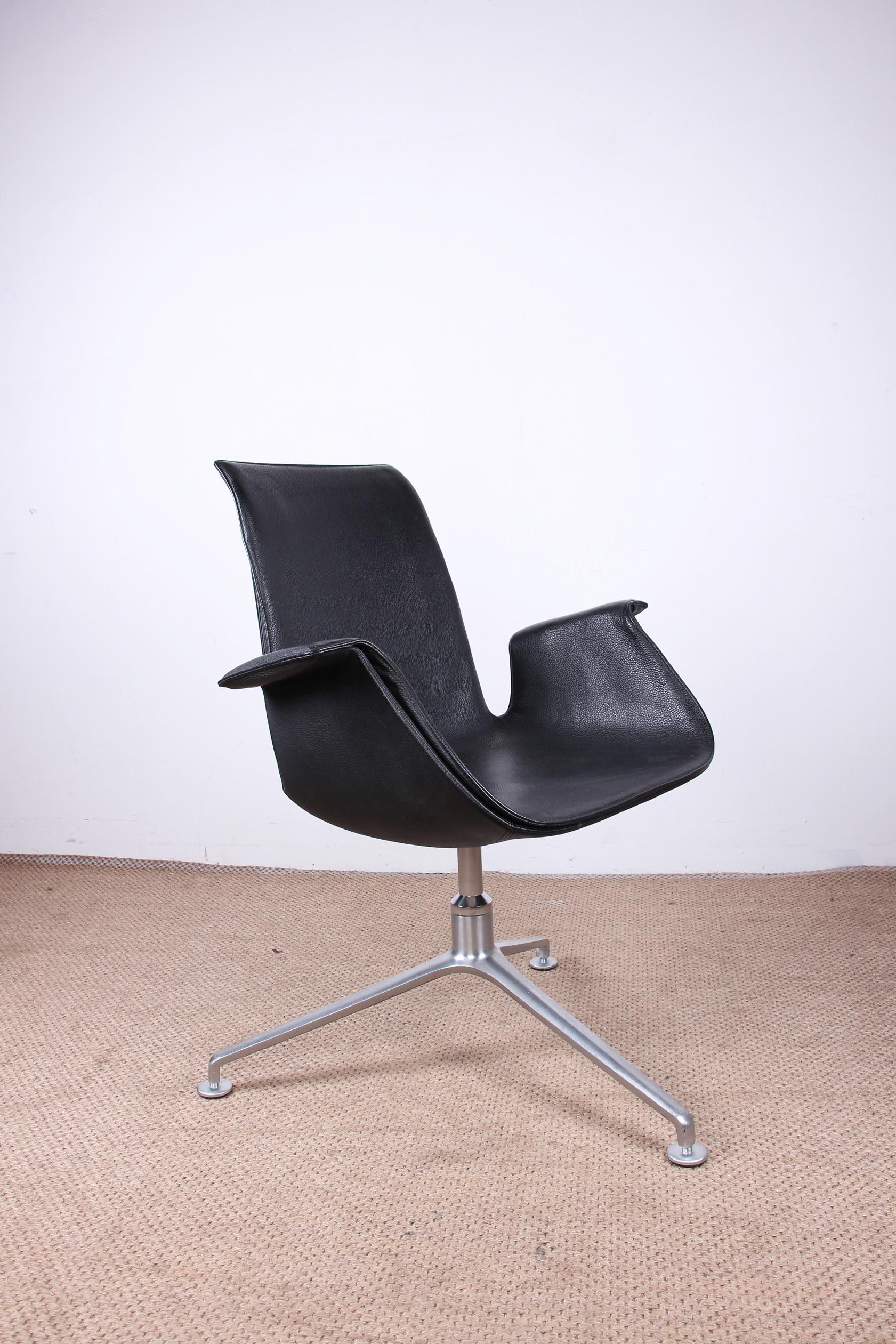 Fauteuil danois en cuir et acier, modèle FK 6725 de Preben Fabricius. en vente 3