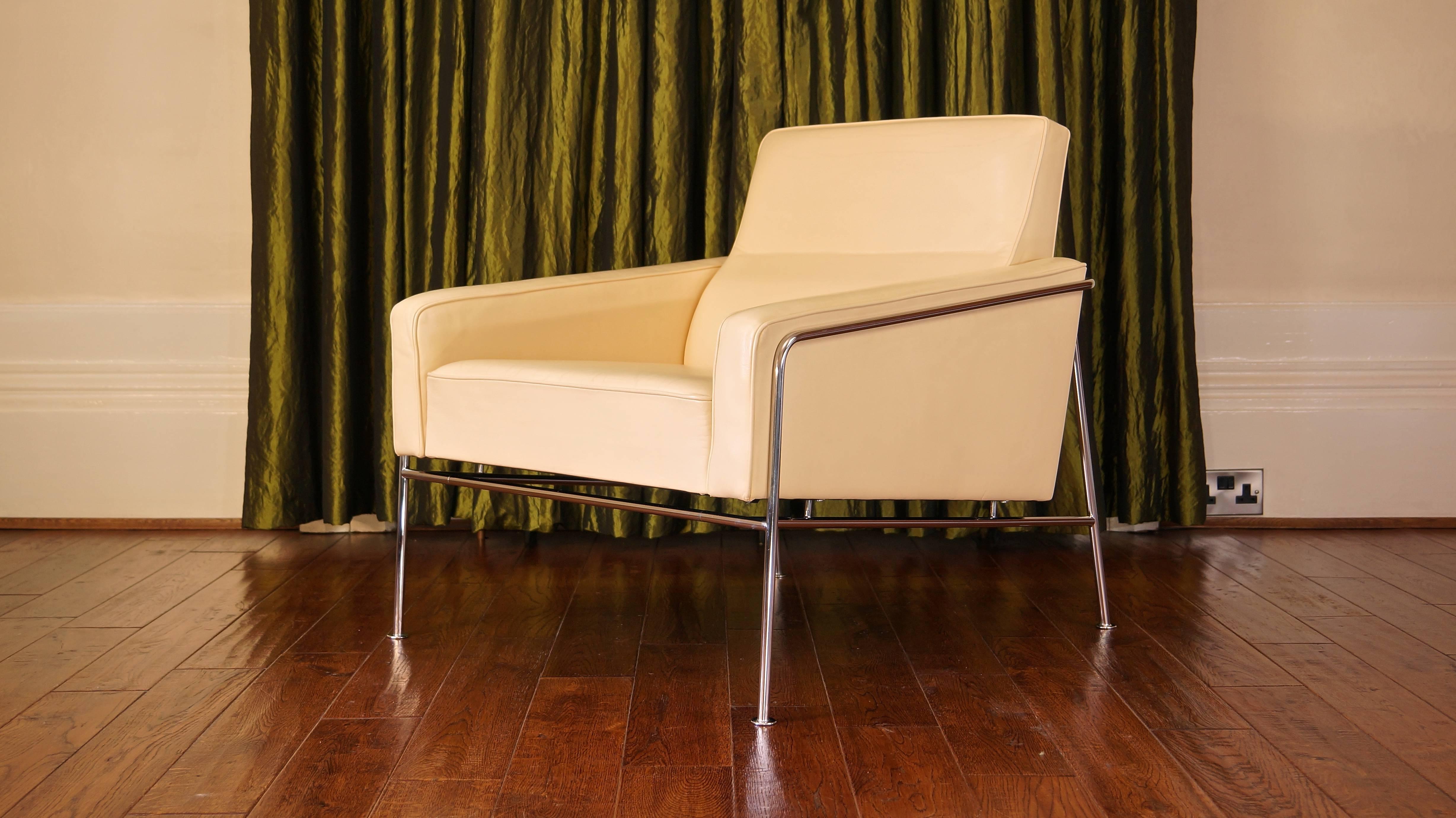 Danish Leather Arne Jacobsen Series 3300 Lounge Chairs, Fritz Hansen, Vintage For Sale 5