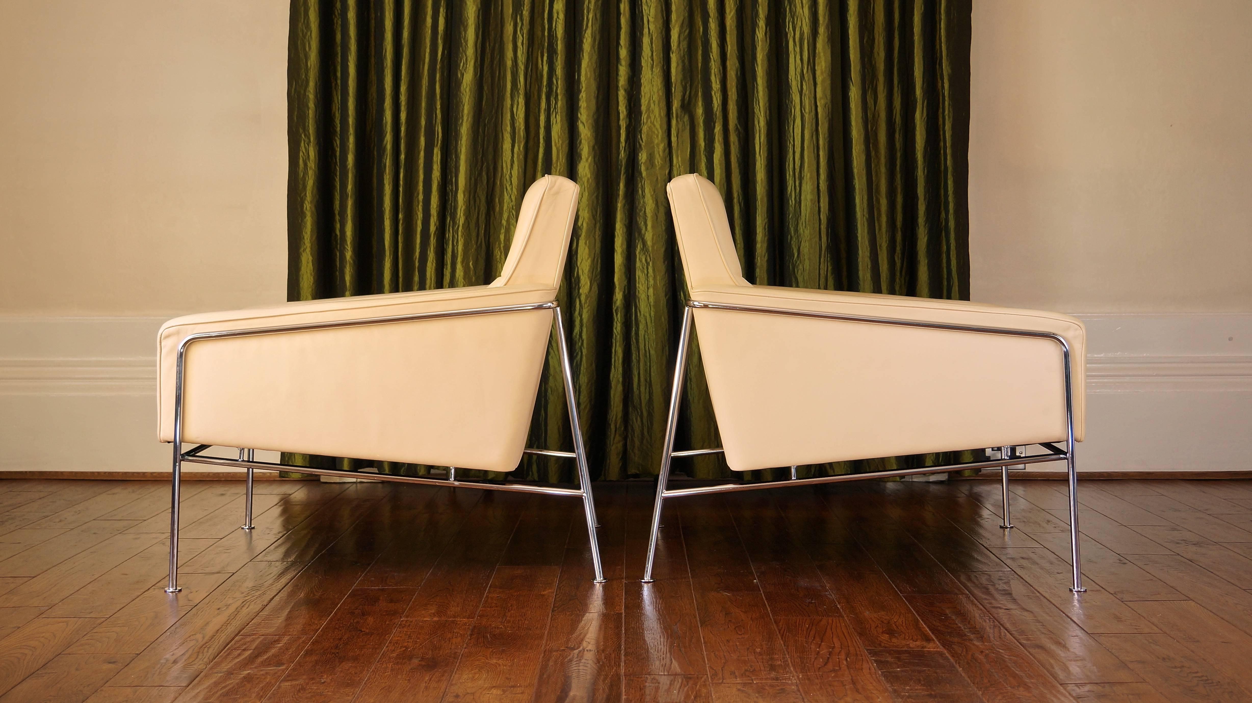 Mid-Century Modern Danish Leather Arne Jacobsen Series 3300 Lounge Chairs, Fritz Hansen, Vintage For Sale