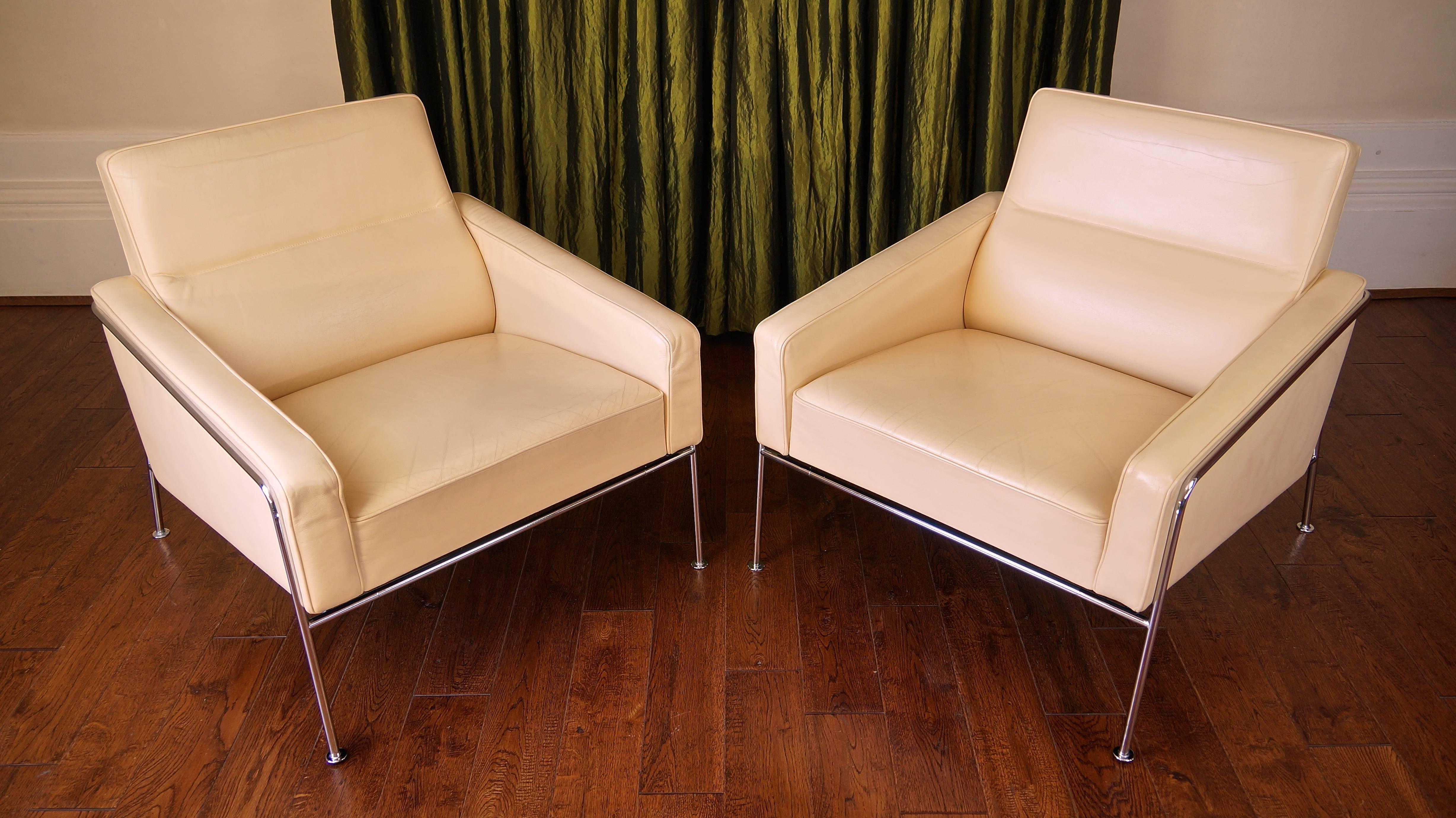 Danish Leather Arne Jacobsen Series 3300 Lounge Chairs, Fritz Hansen, Vintage For Sale 1