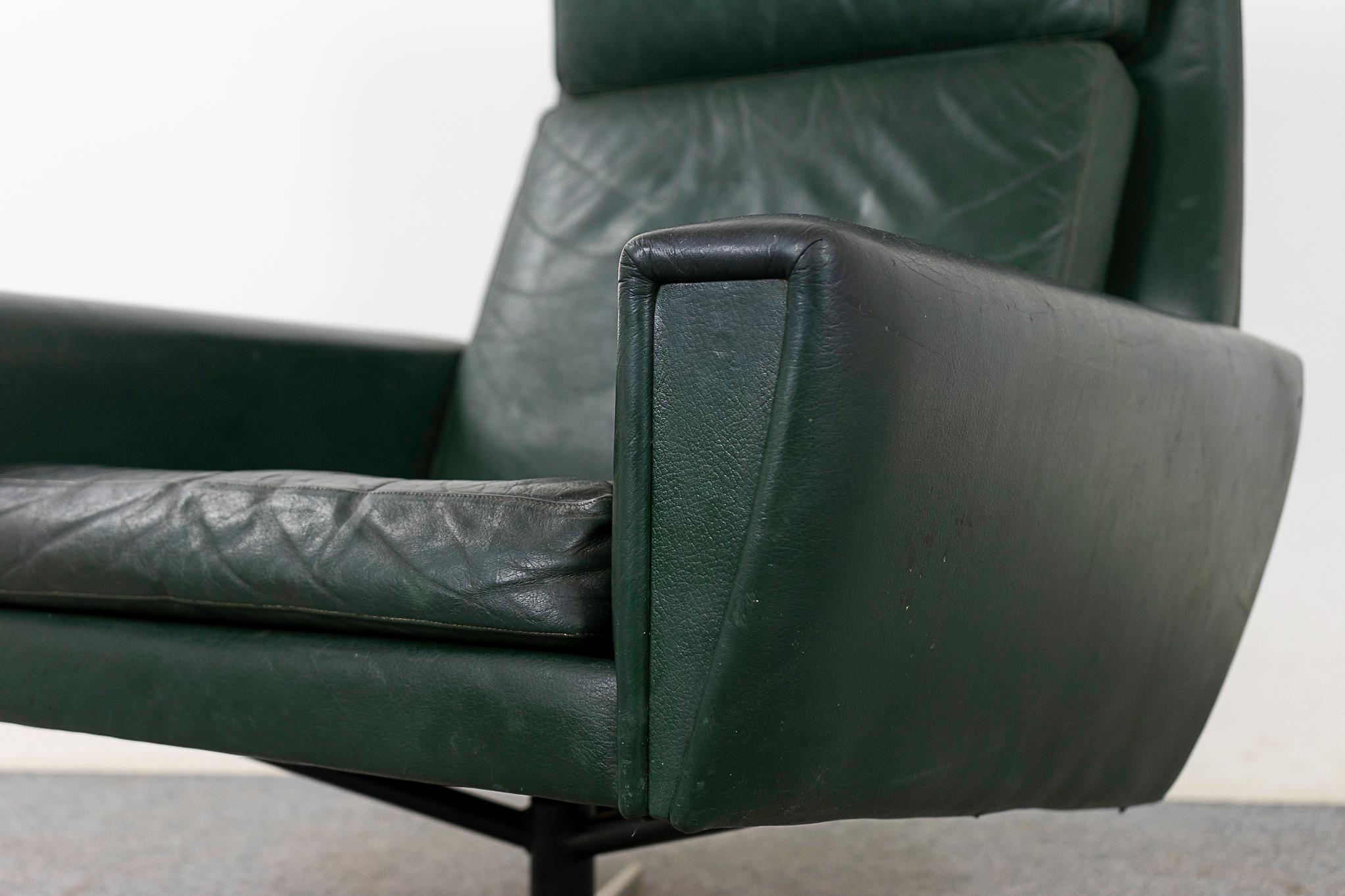 Danish Leather & Chrome Swivel Chair 2