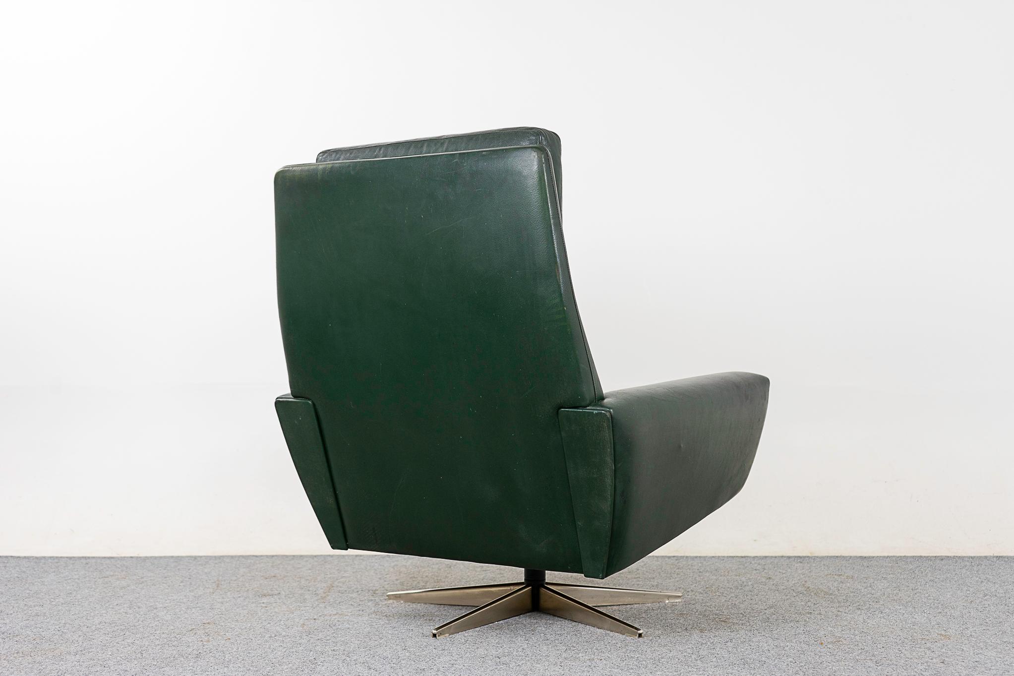 Danish Leather & Chrome Swivel Chair 4