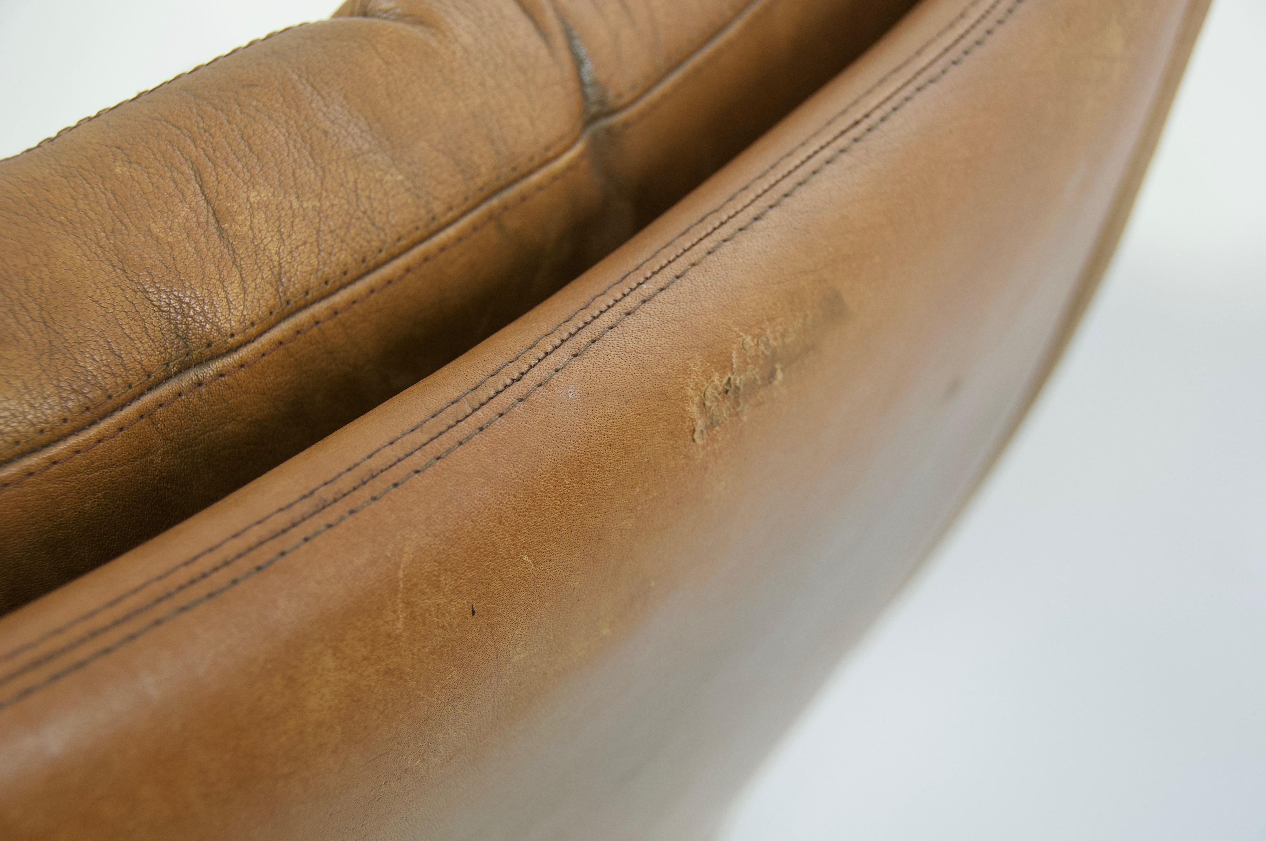 Danish Leather High Back Chairs (20. Jahrhundert) im Angebot