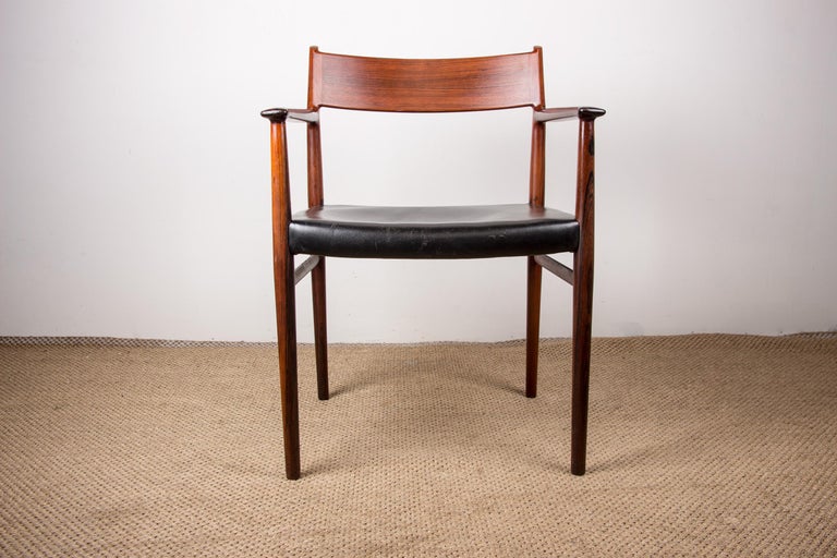 Superb Scandinavian armchair for office or living room. Very well made piece of furniture with clean and very elegant lines. Designed in 1960, this armchair is referenced on the Design Museum Denmark website under the number RP 03636.