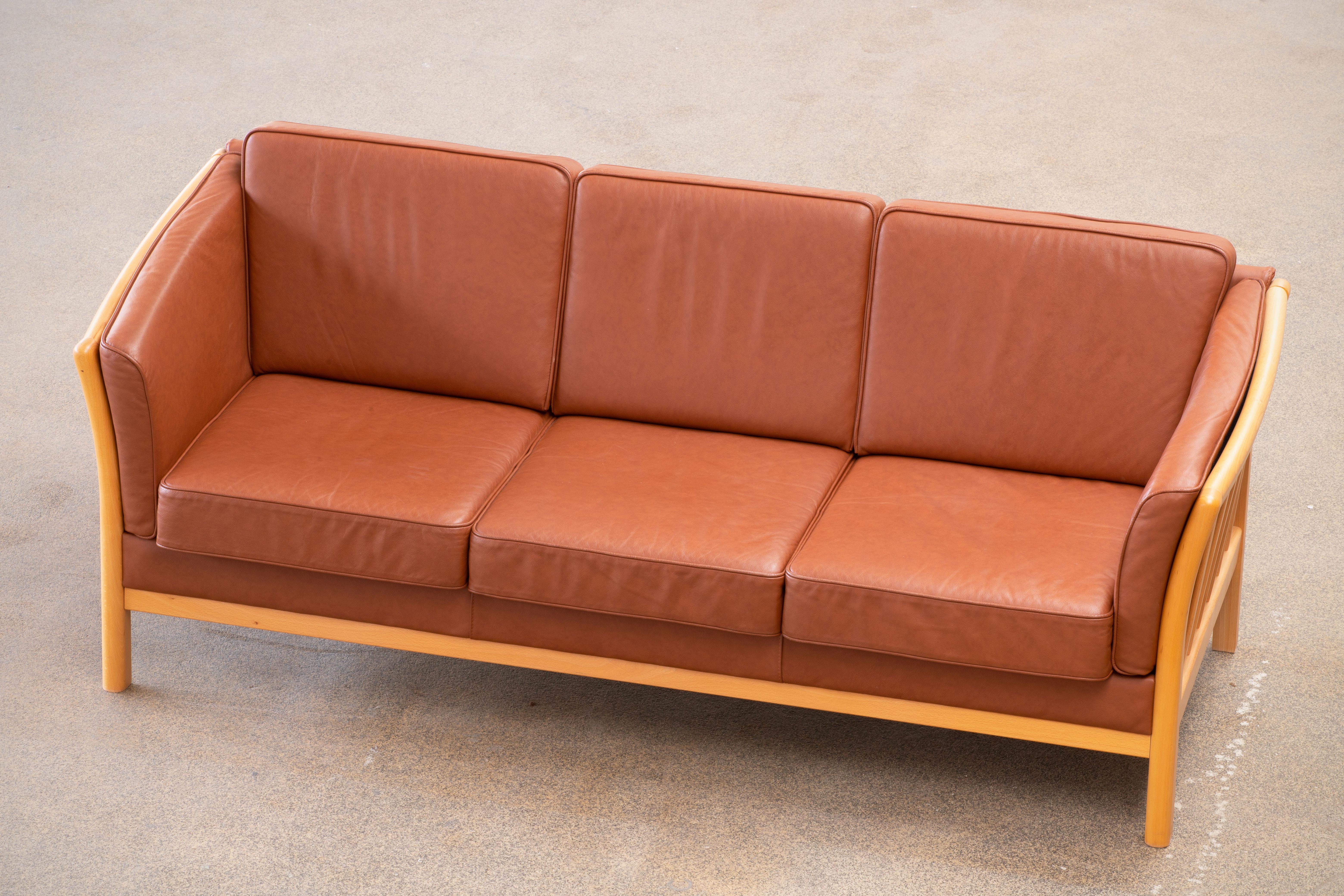 Danish Leather Sofa from the 70's 4