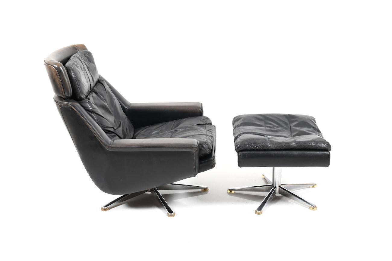 Scandinavian Modern Danish Leather Swivel Lounge Chair and Ottoman by Werner Langenfeld for ESA For Sale
