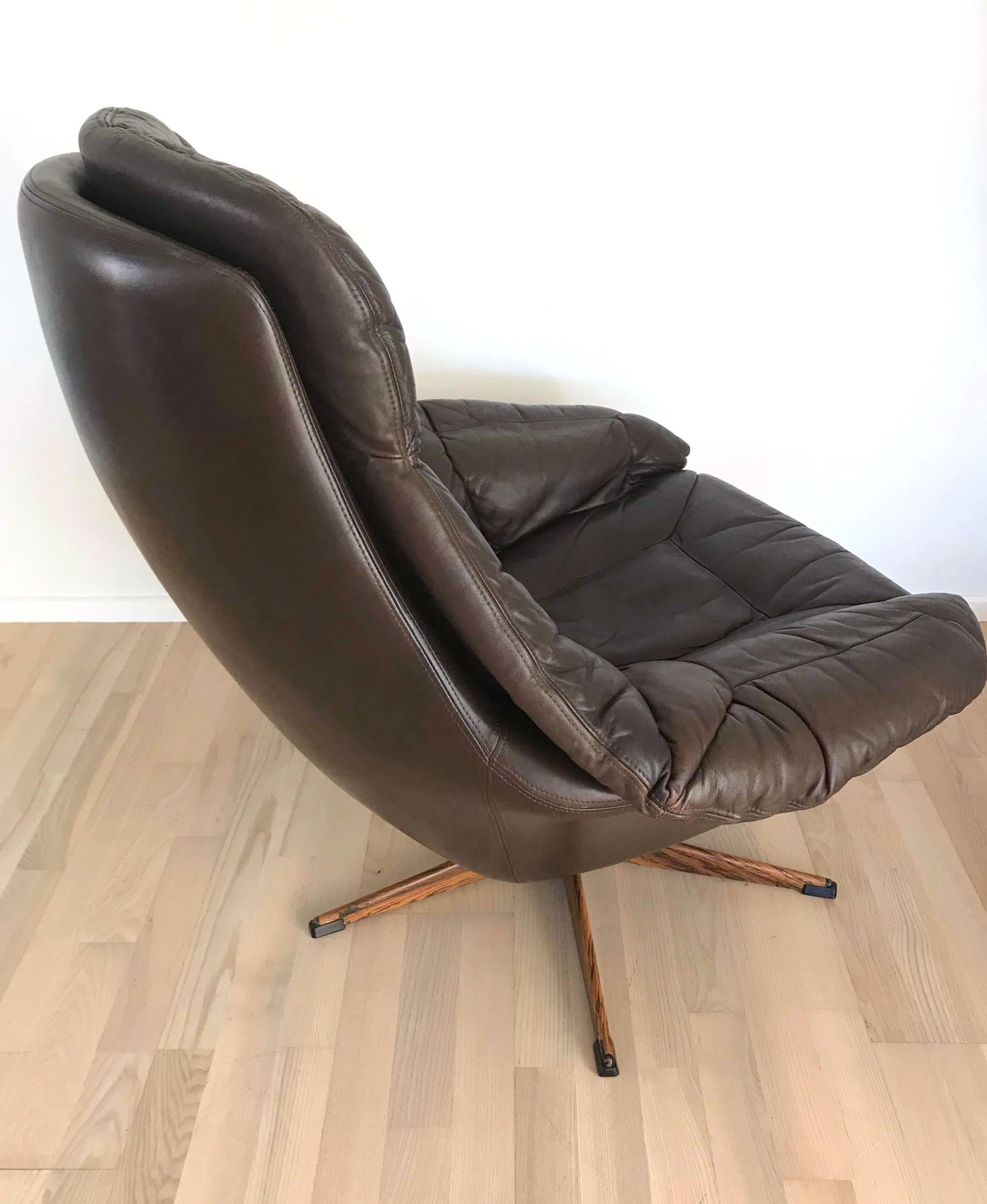 h w klein swivel chair