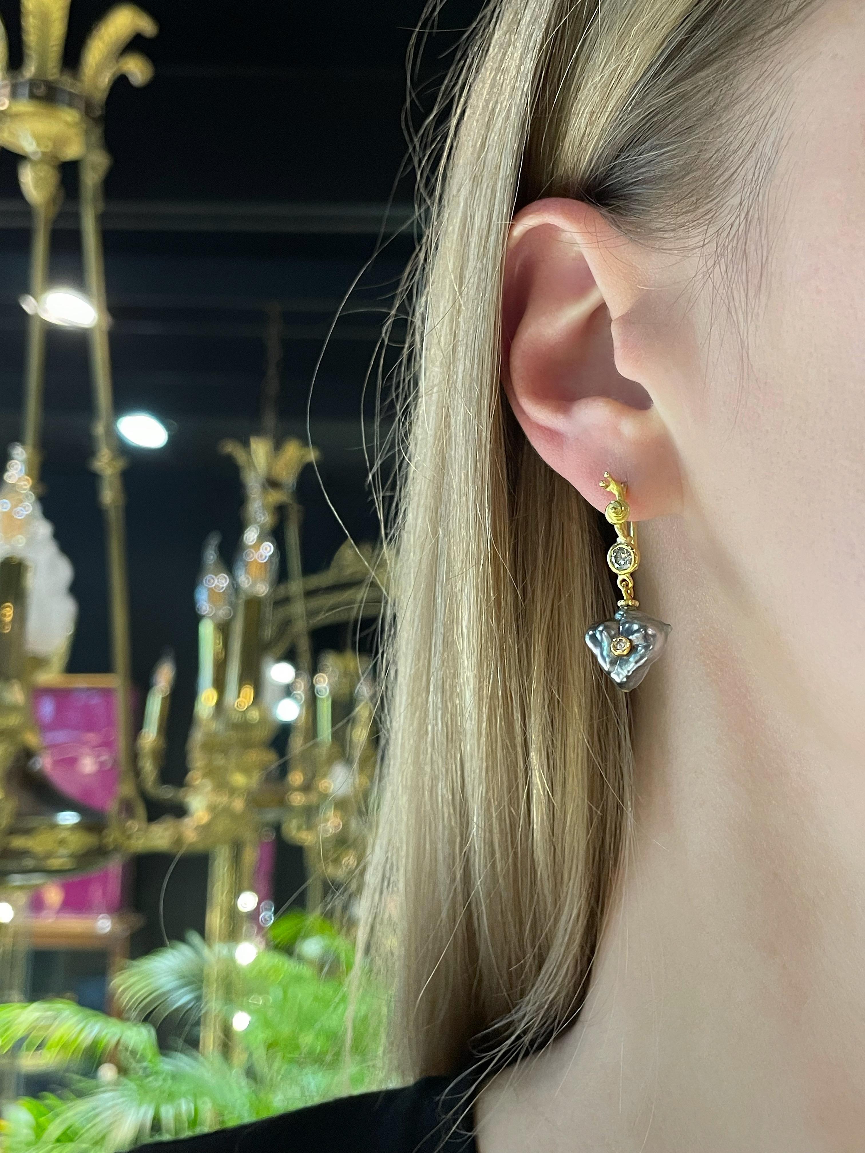 Danish Lene Vibe 18 Karat Gold Diamond Tahitian Baroque Pearl Dangle Earrings In Good Condition In Vilnius, LT