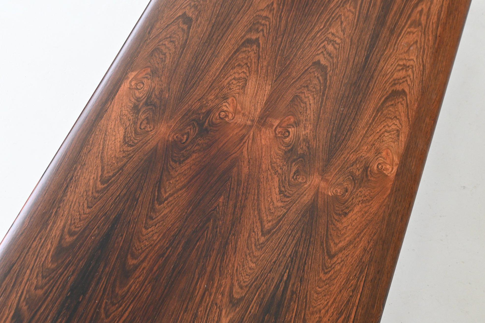 Danish long shaped coffee table in rosewood Denmark 1960 im Angebot 3