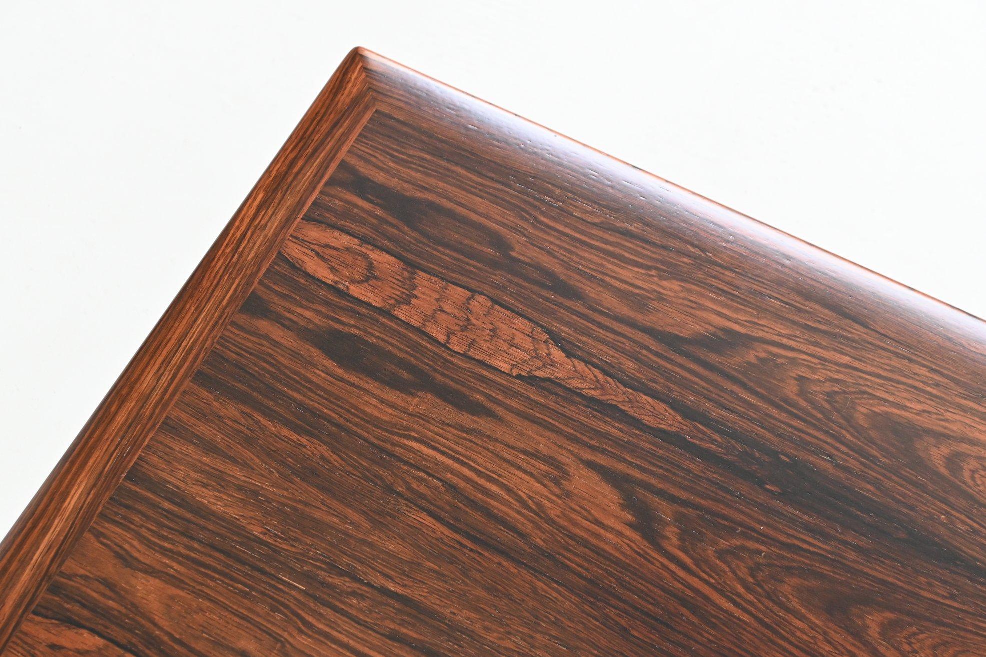 Danish long shaped coffee table in rosewood Denmark 1960 im Angebot 4