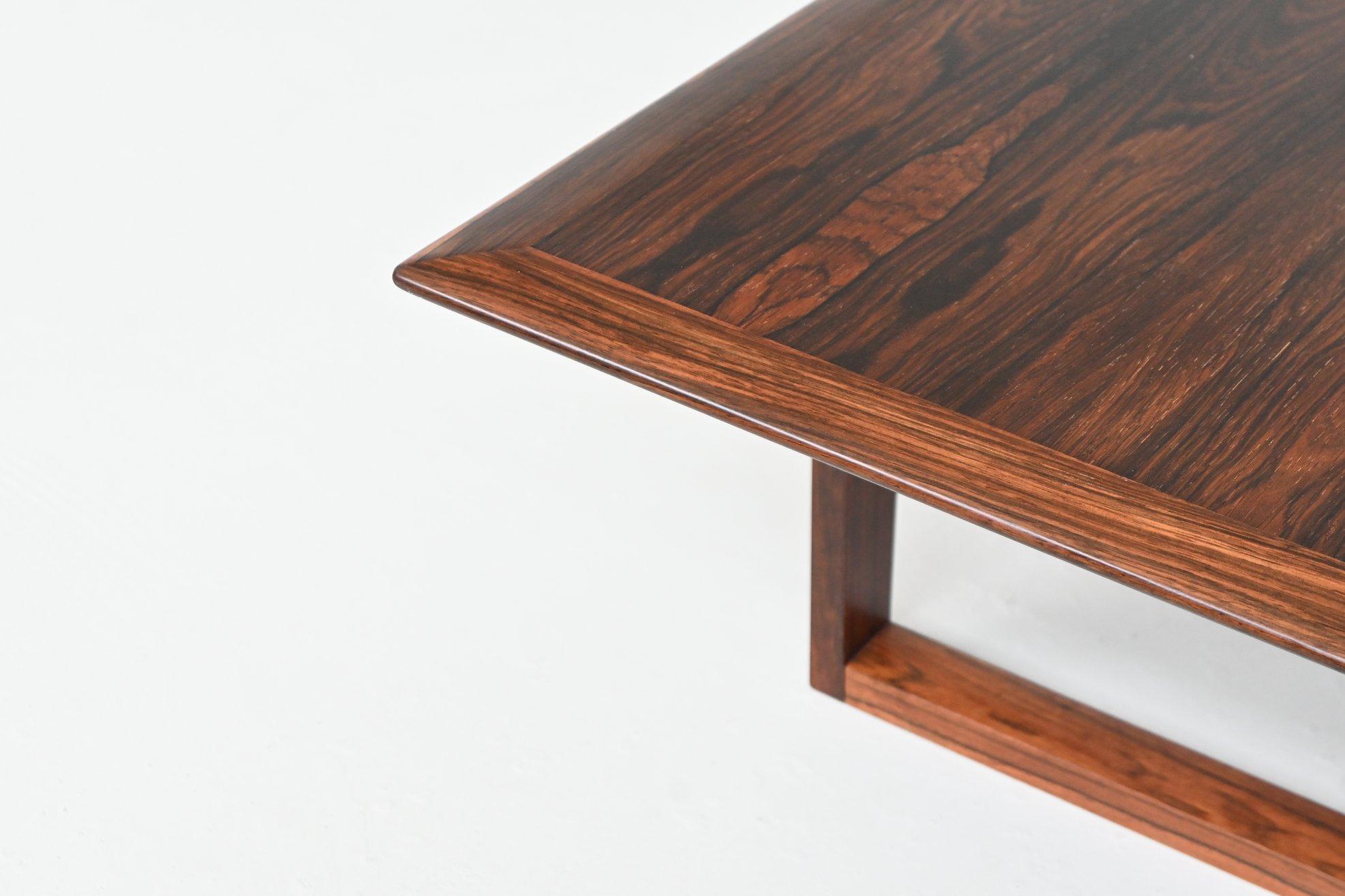 Danish long shaped coffee table in rosewood Denmark 1960 im Angebot 7