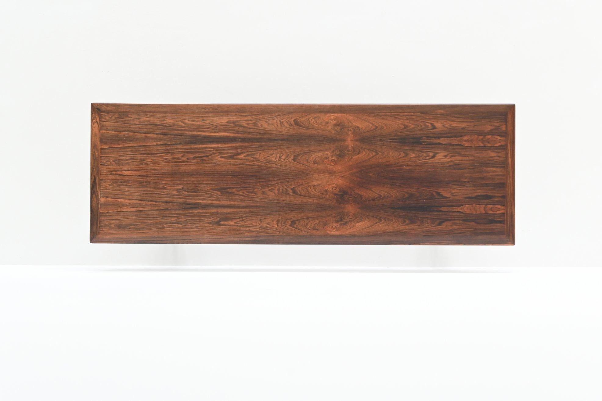 Danish long shaped coffee table in rosewood Denmark 1960 im Angebot 10