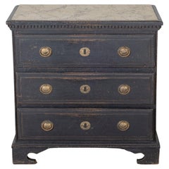 Commode danoise de style Louis Seize avec dessus en marbre peint, vers 1920