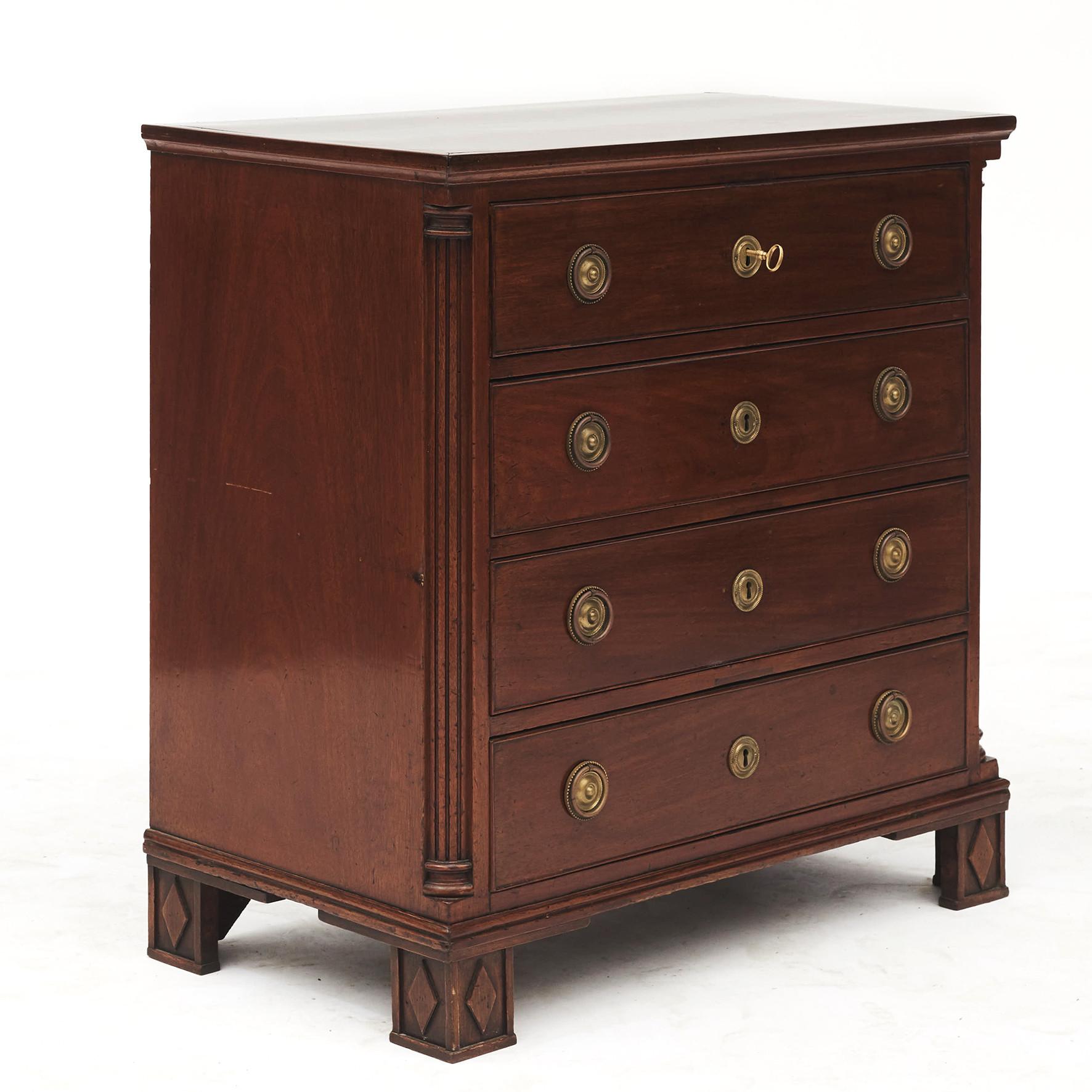 Danish Louis XVI Chest Of Drawers, 1780-1800 In Good Condition In Kastrup, DK