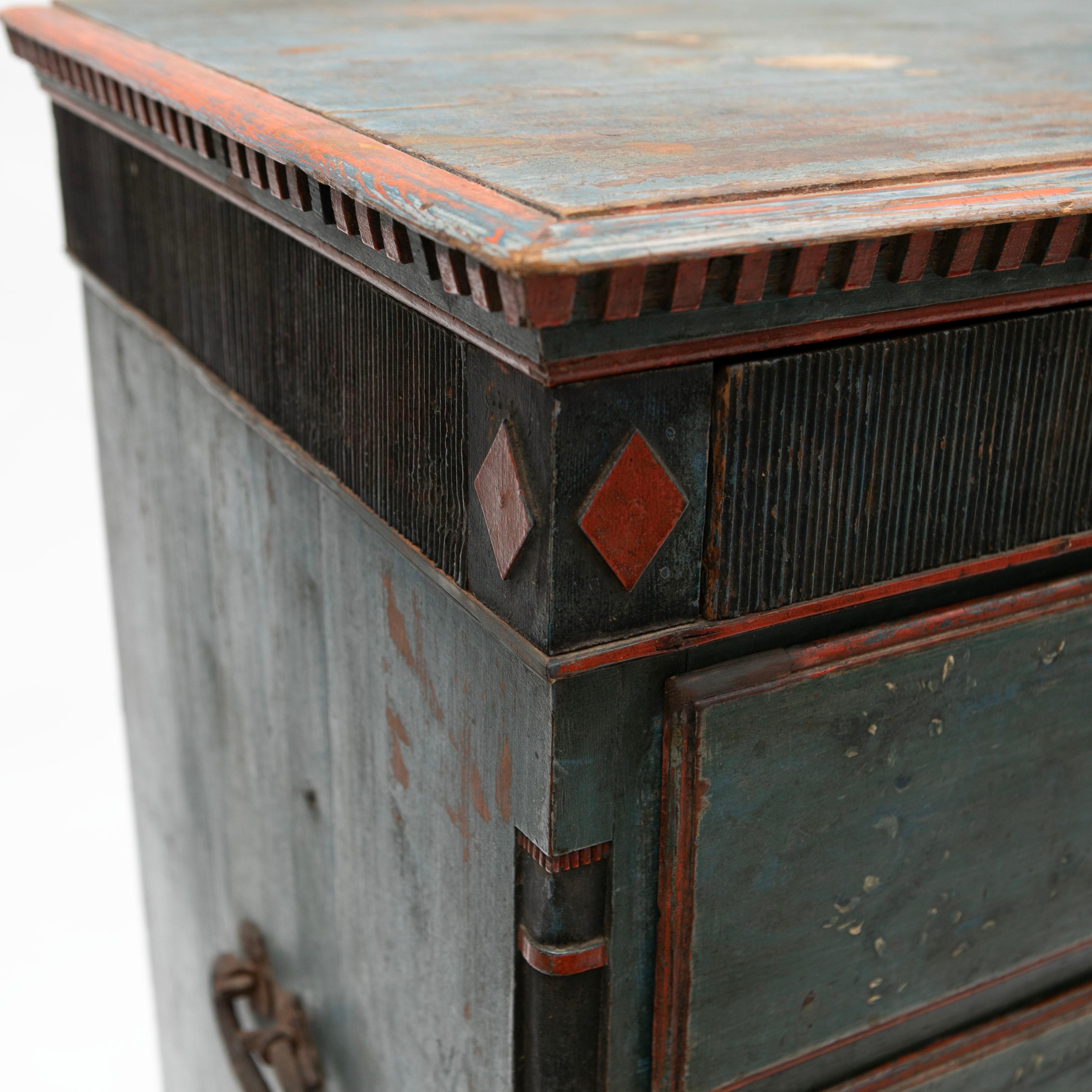 Danish Louis XVI Chest of Drawers with Original Paint For Sale 4