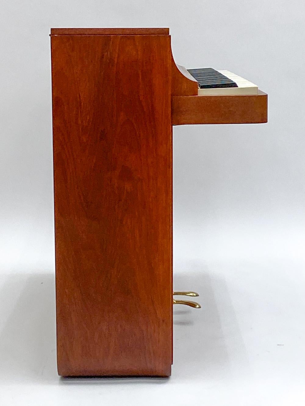 Dänisches Louis Zwicki Teakholz-Klavier, CIRCA 1950 8