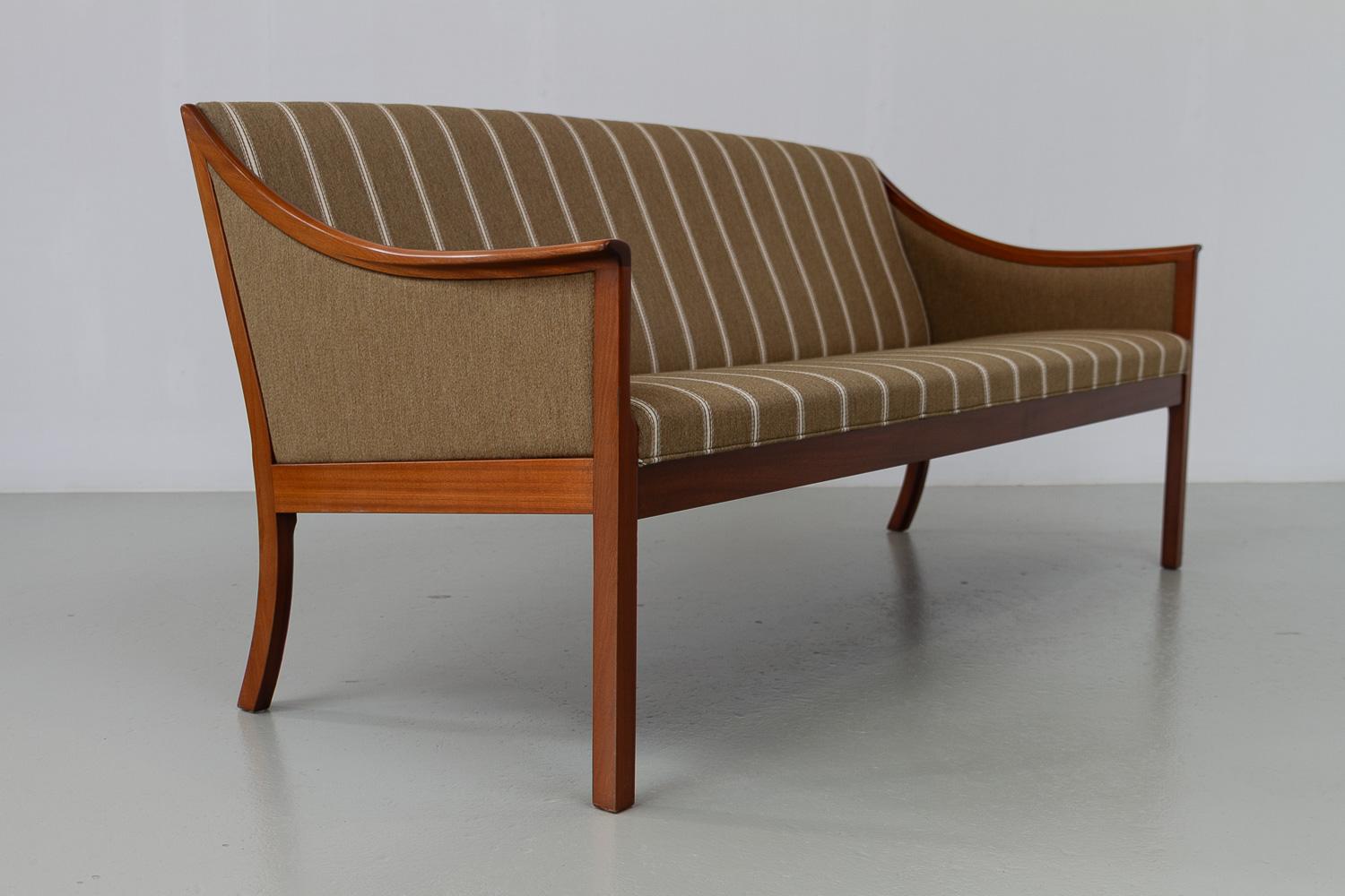 Danish Lounge Chair and 3-Seater Sofa by Ole Wanscher for PJ Møbler, 1960s. For Sale 1