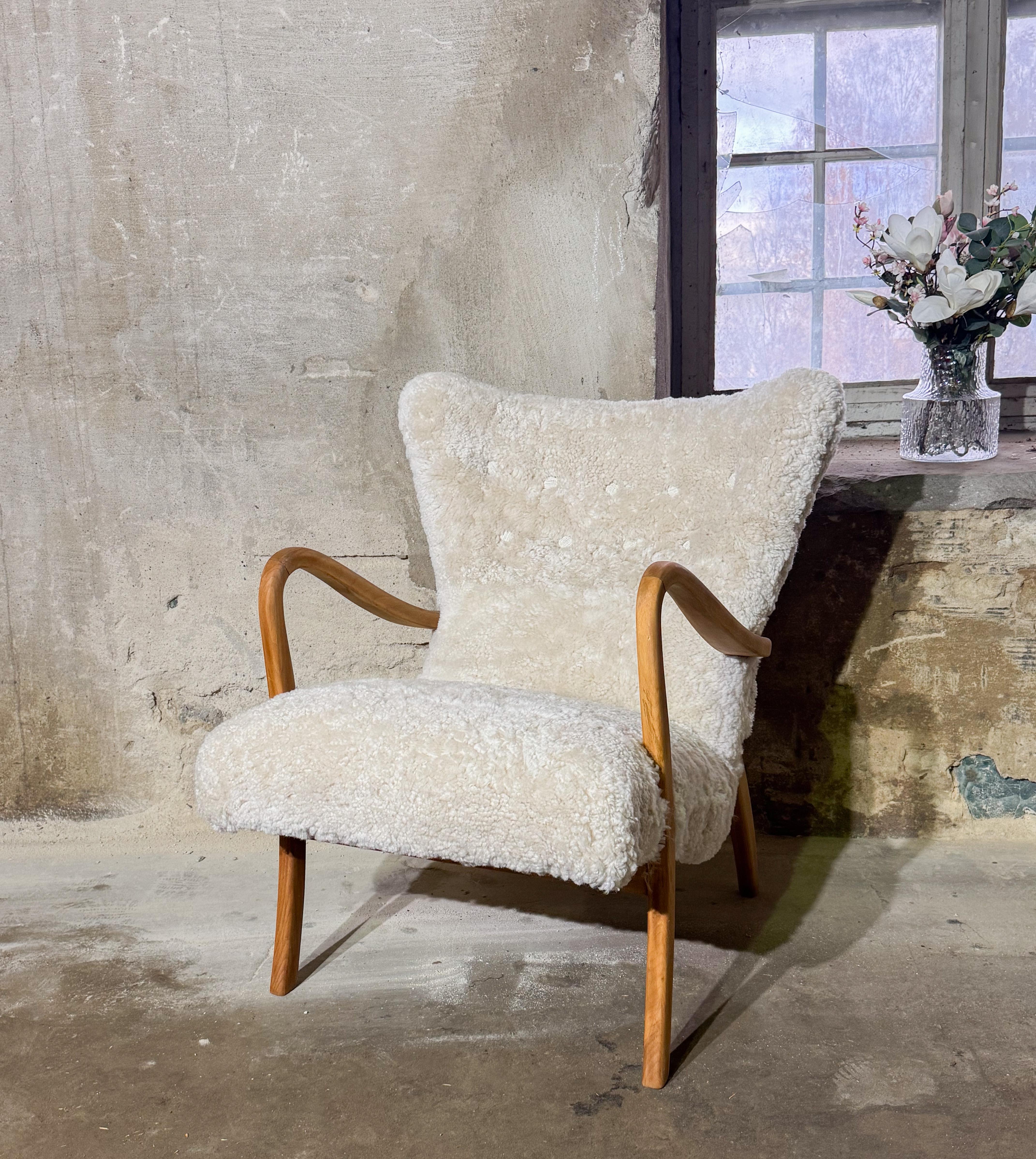 Danish Lounge Chair Beech and Upholstered Sheepskin - Scandinavian Modern 1940s For Sale 7