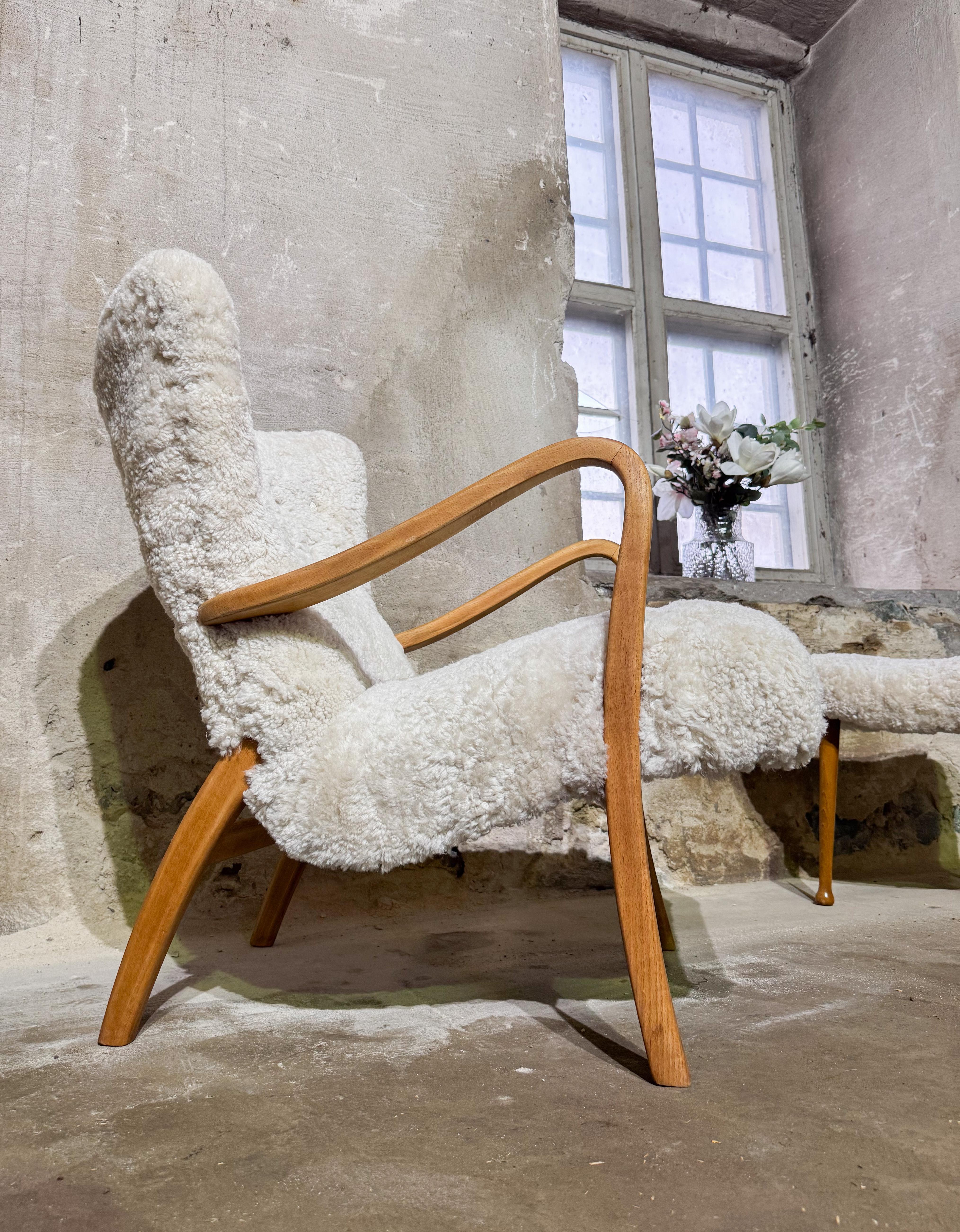 Danish Lounge Chair Beech and Upholstered Sheepskin - Scandinavian Modern 1940s For Sale 11