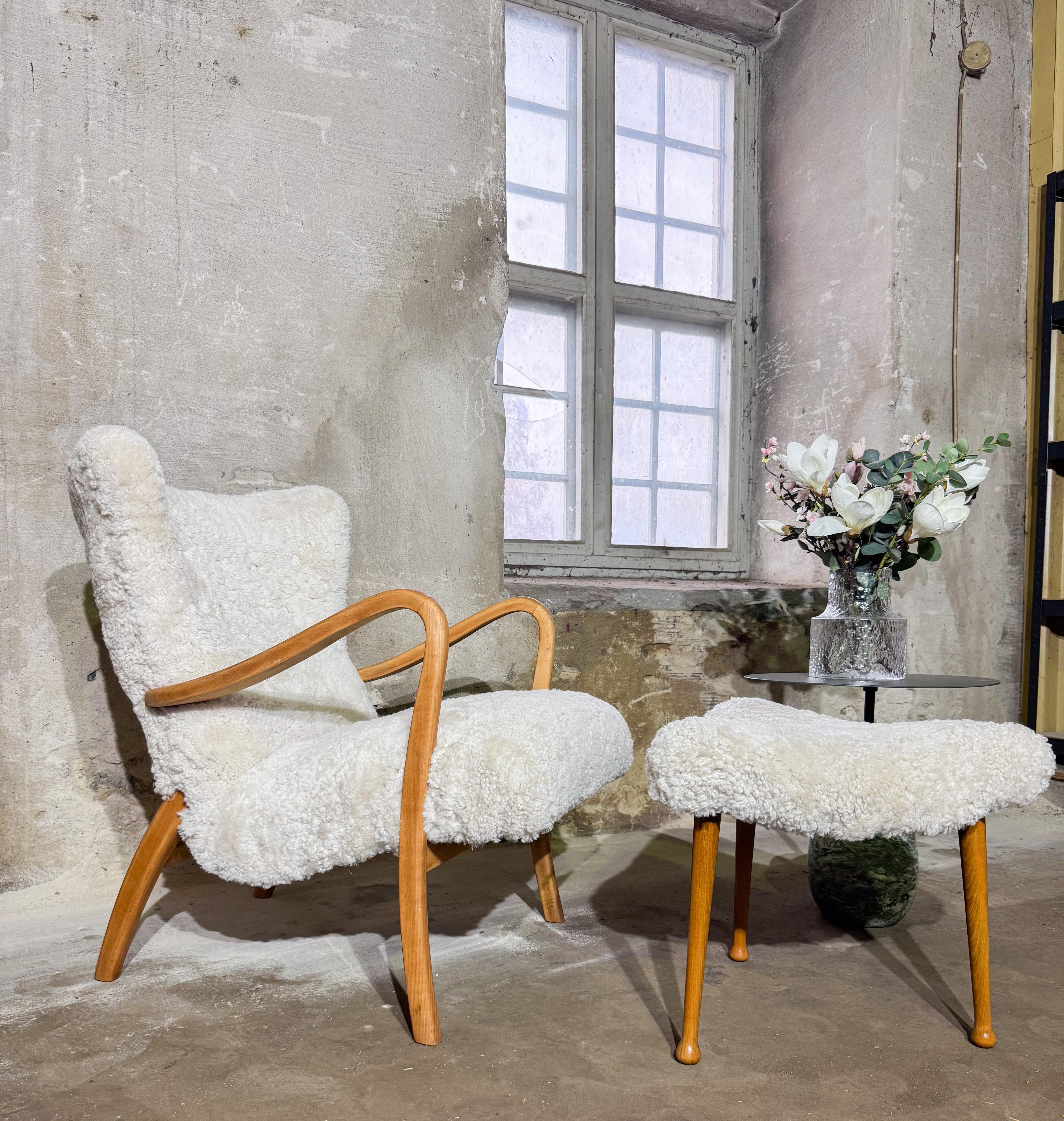 Danish Lounge Chair Beech and Upholstered Sheepskin - Scandinavian Modern 1940s For Sale 1