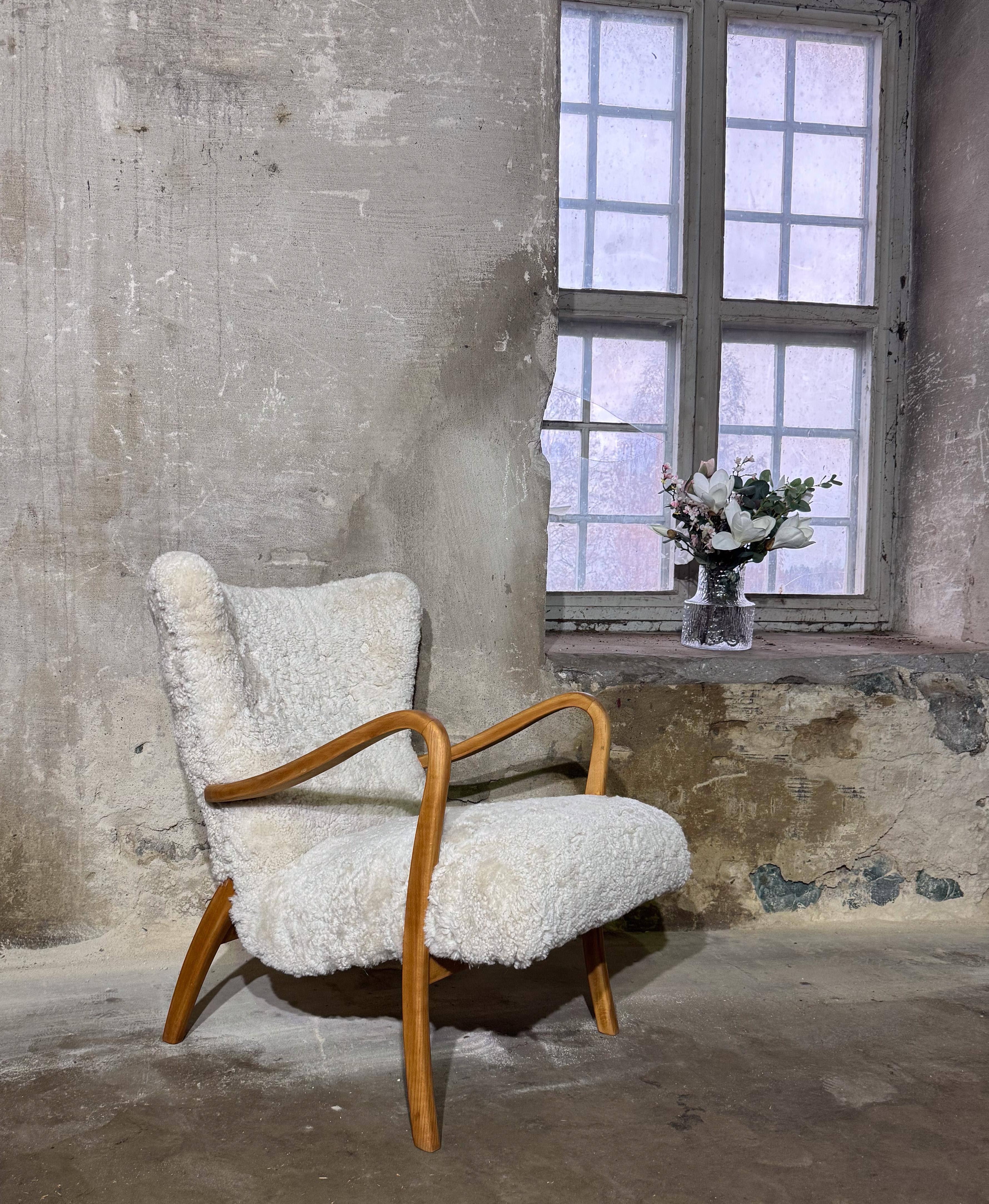 Danish Lounge Chair Beech and Upholstered Sheepskin - Scandinavian Modern 1940s For Sale 2