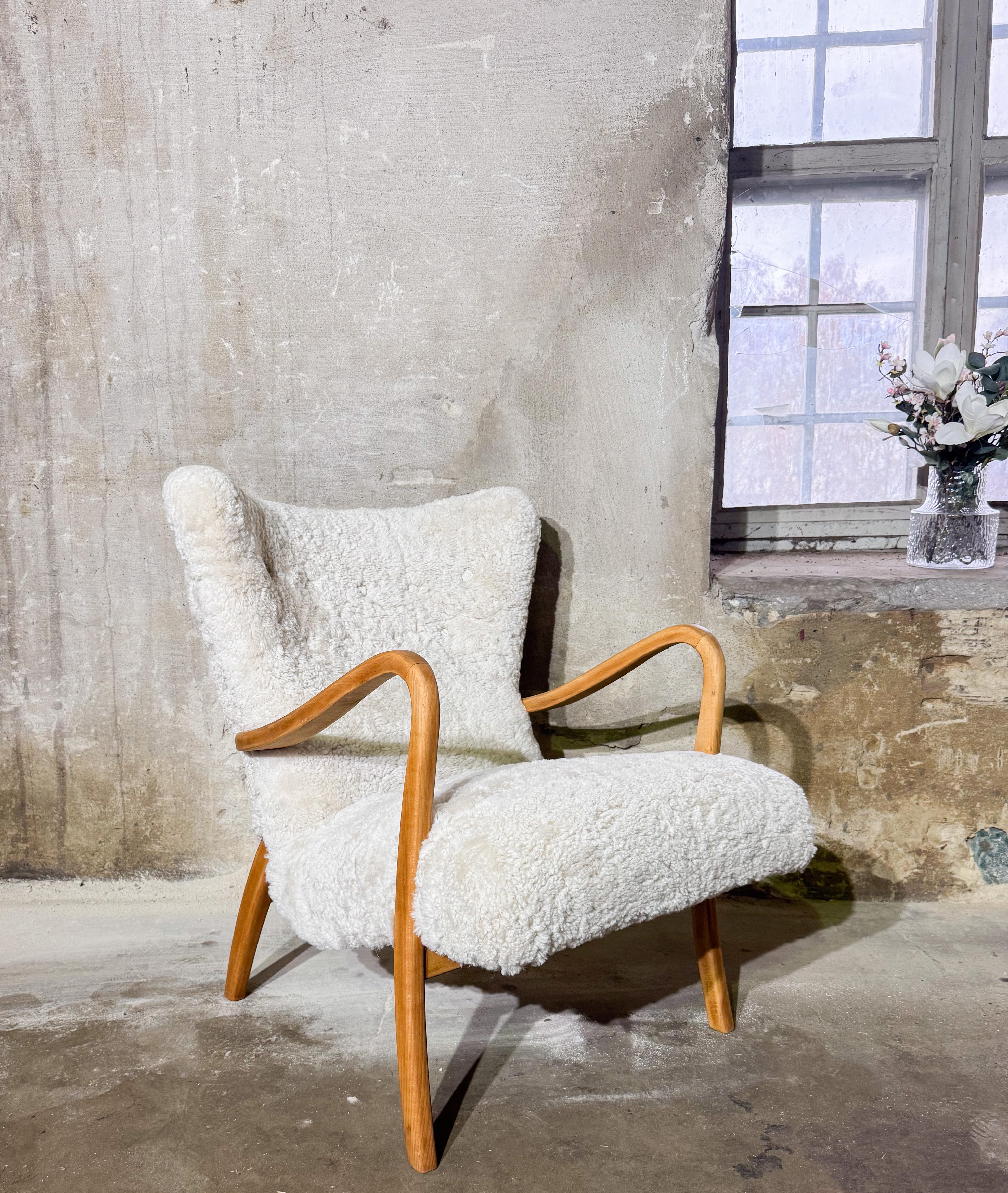 Danish Lounge Chair Beech and Upholstered Sheepskin - Scandinavian Modern 1940s For Sale 3
