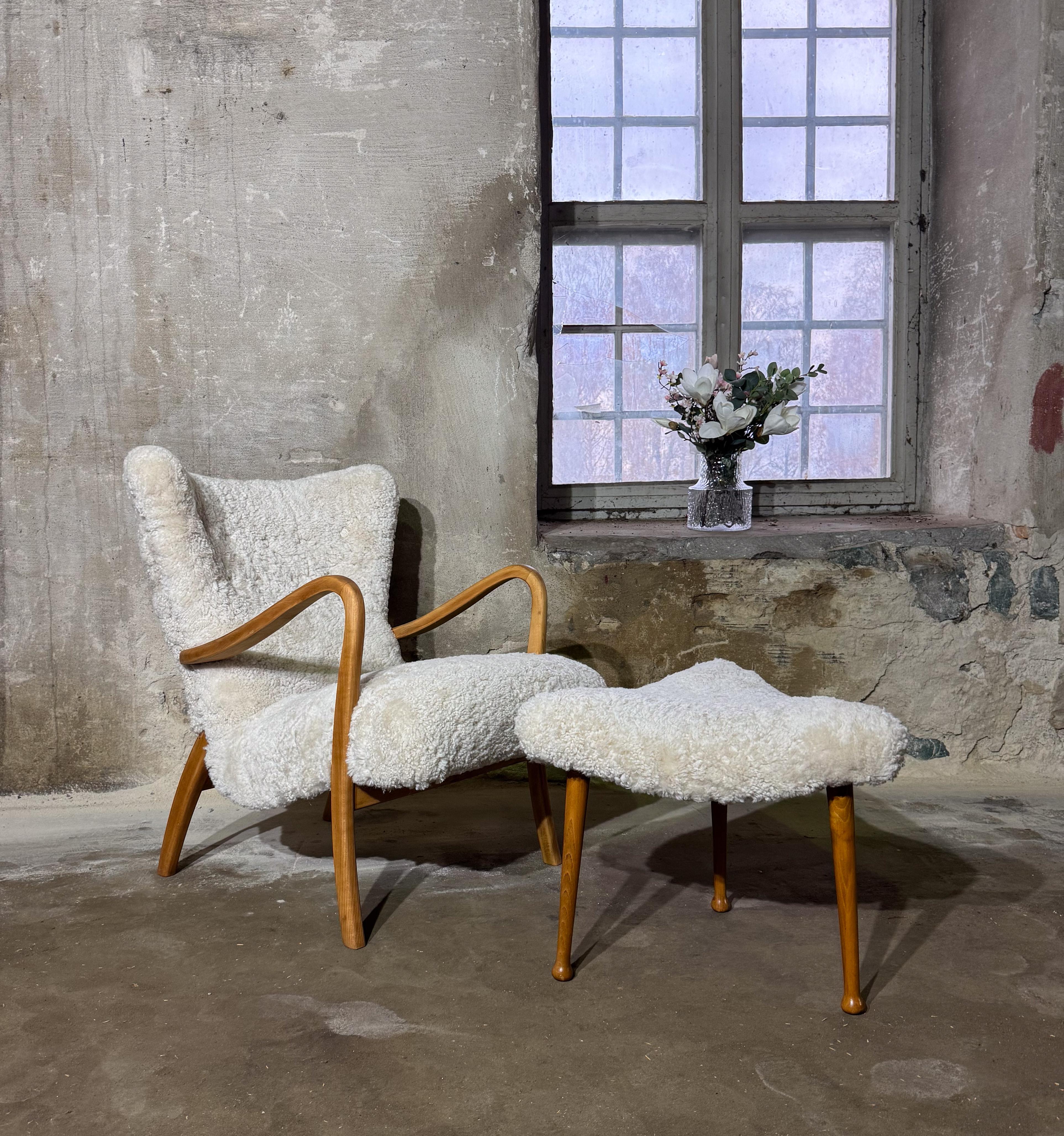 Danish Lounge Chair Beech and Upholstered Sheepskin - Scandinavian Modern 1940s For Sale 4