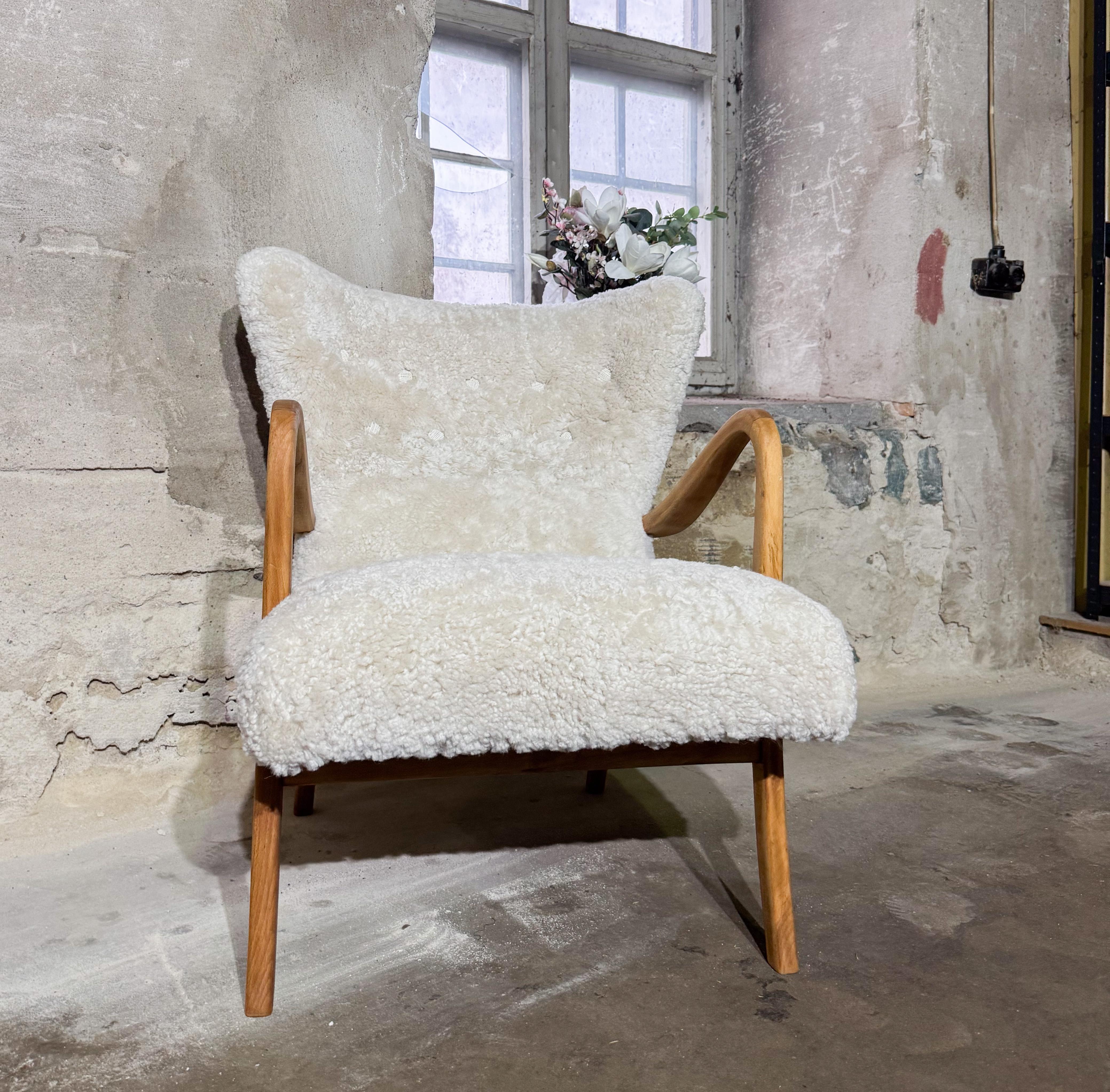 Danish Lounge Chair Beech and Upholstered Sheepskin - Scandinavian Modern 1940s For Sale 5