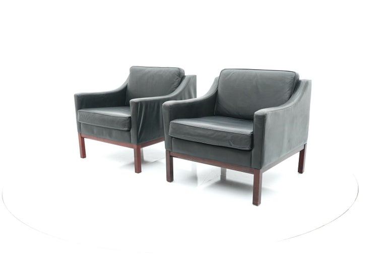 Scandinavian Modern Danish Lounge Chair in Black Leather, 1970s For Sale
