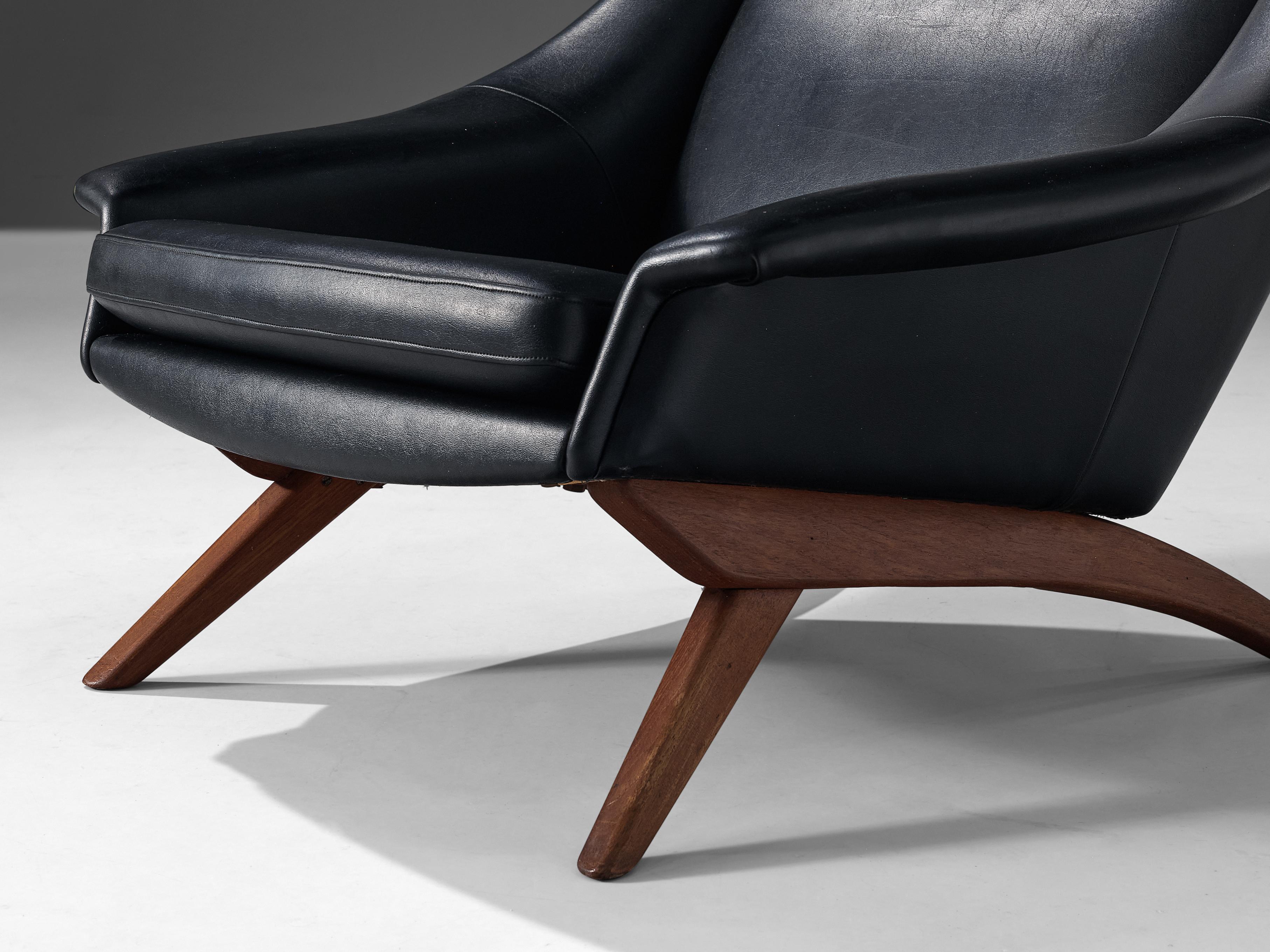 Scandinavian Modern Danish Lounge Chair in Black Leather and Teak 
